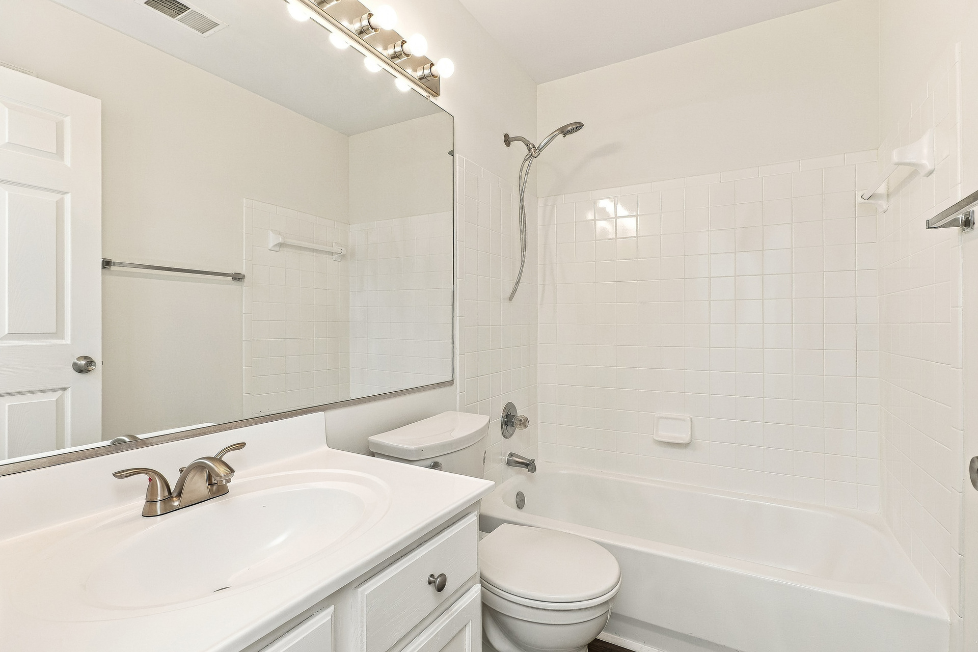 Photo 14 of 23 of 4042 Tahoe Pl, White Plains, MD