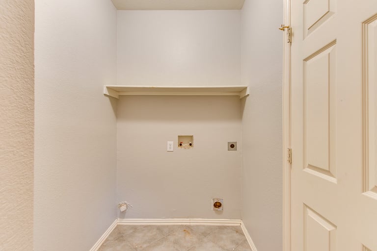 Photo 15 of 33 - 1710 Barton Springs Ct, Allen, TX 75002
