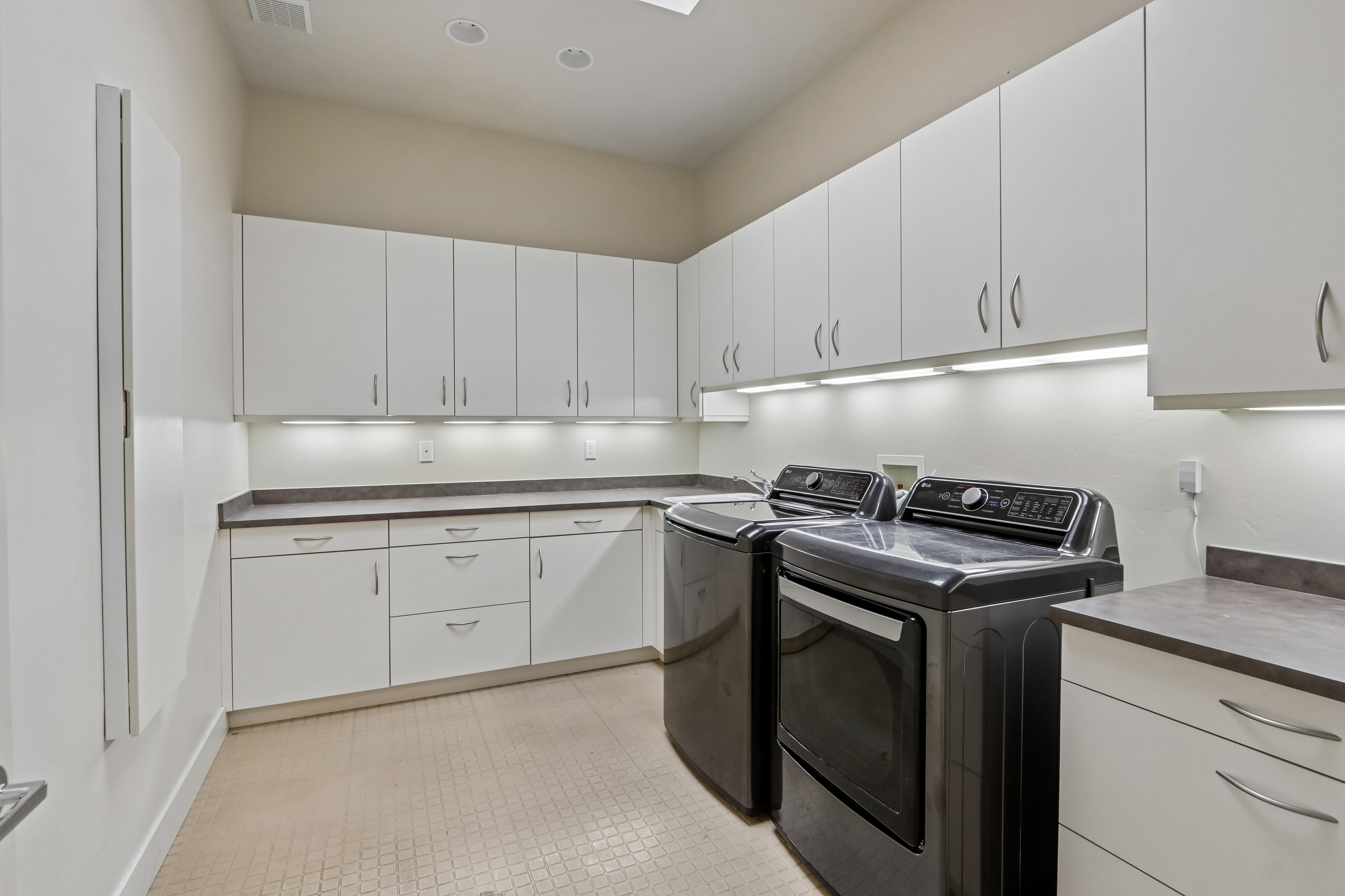 Photo 22 of 49 of 4986 S Fillmore Ct, Englewood, CO