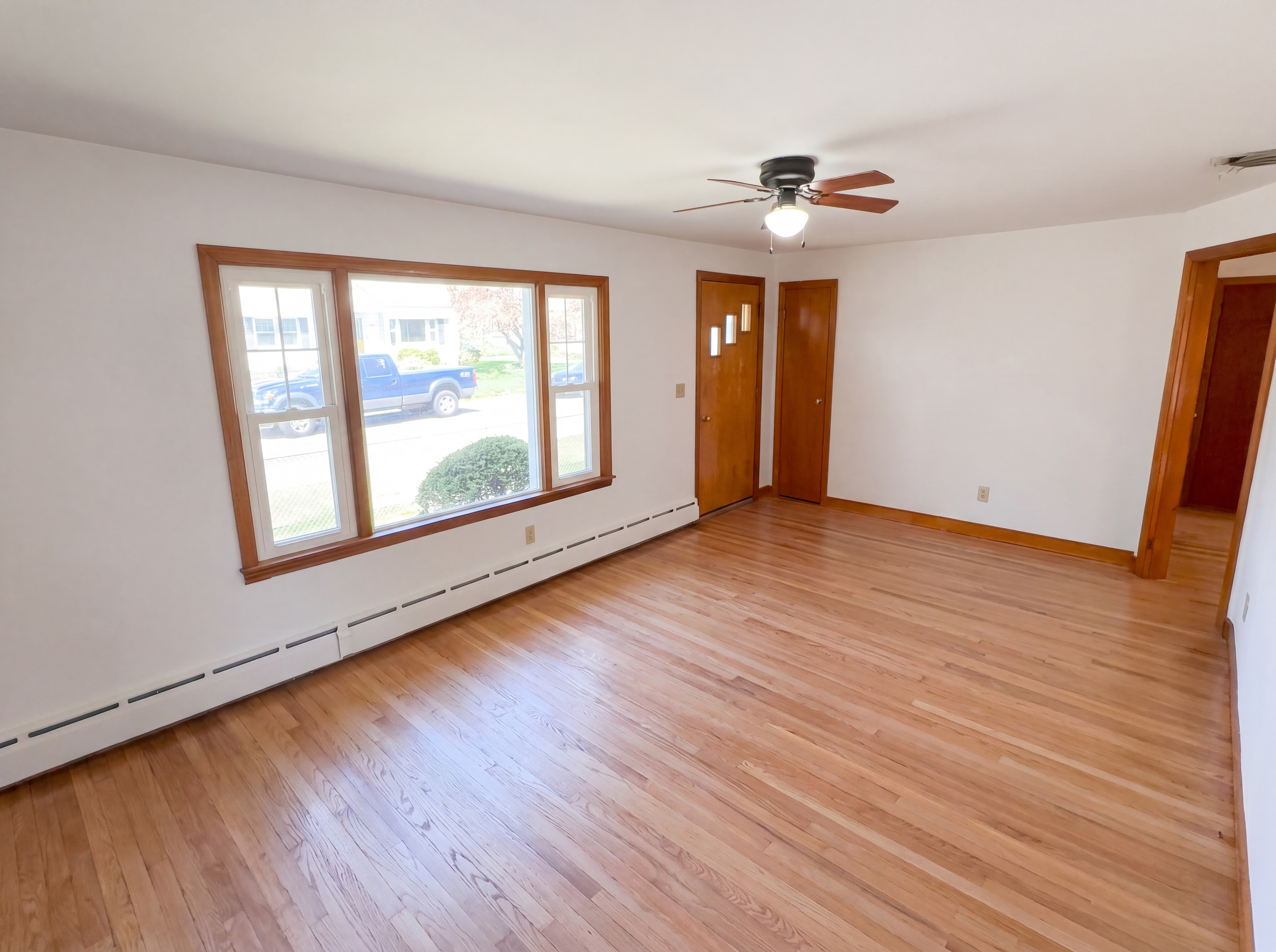 Photo 7 of 17 of 41 Hicks St, Chicopee, MA