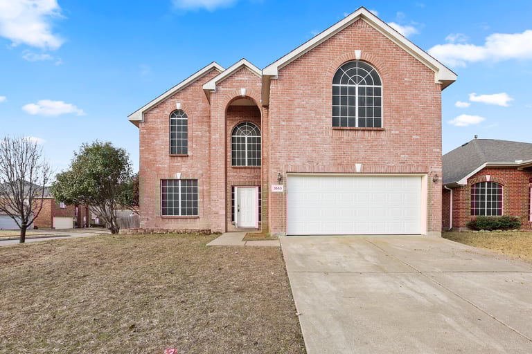 Photo 1 of 32 - 3553 Sedona Dr, Grand Prairie, TX 75052