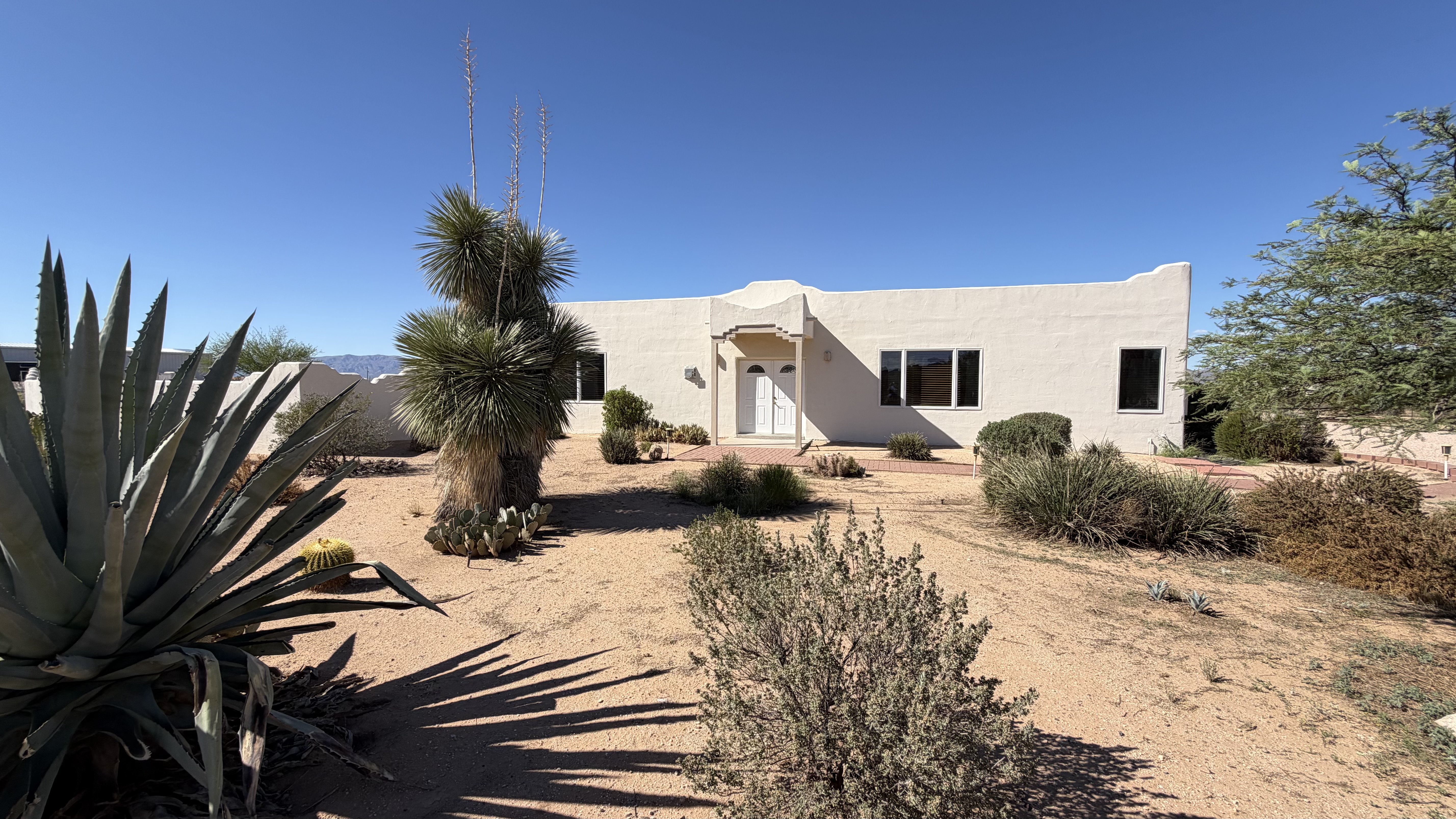 Photo 54 of 66 of 51340 W Iver Rd, Aguila, AZ