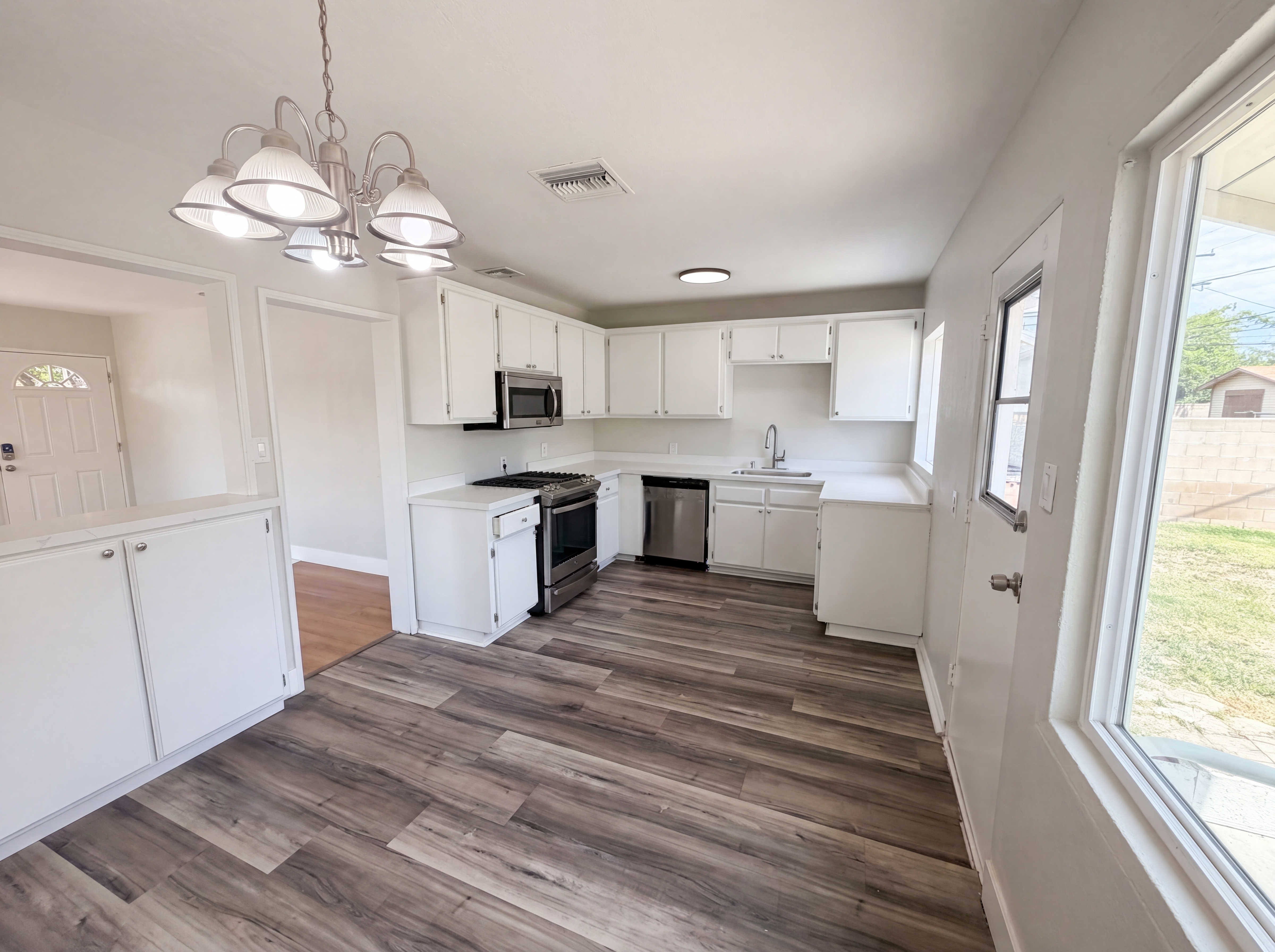Photo 2 of 26 of 1441 Pepper Tree Ln, San Bernardino, CA