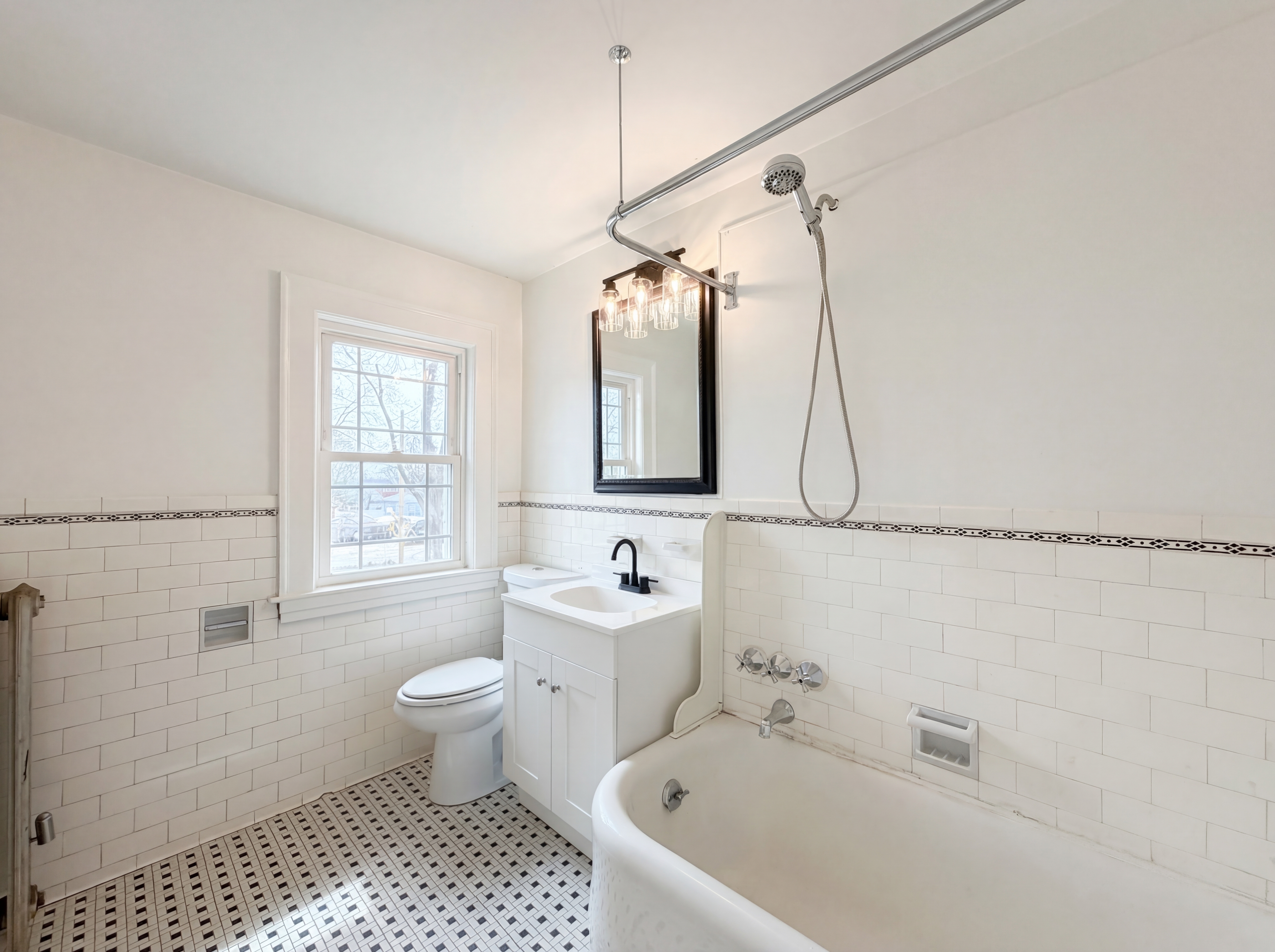 Photo 9 of 21 of 10 Perrot St, Worcester, MA