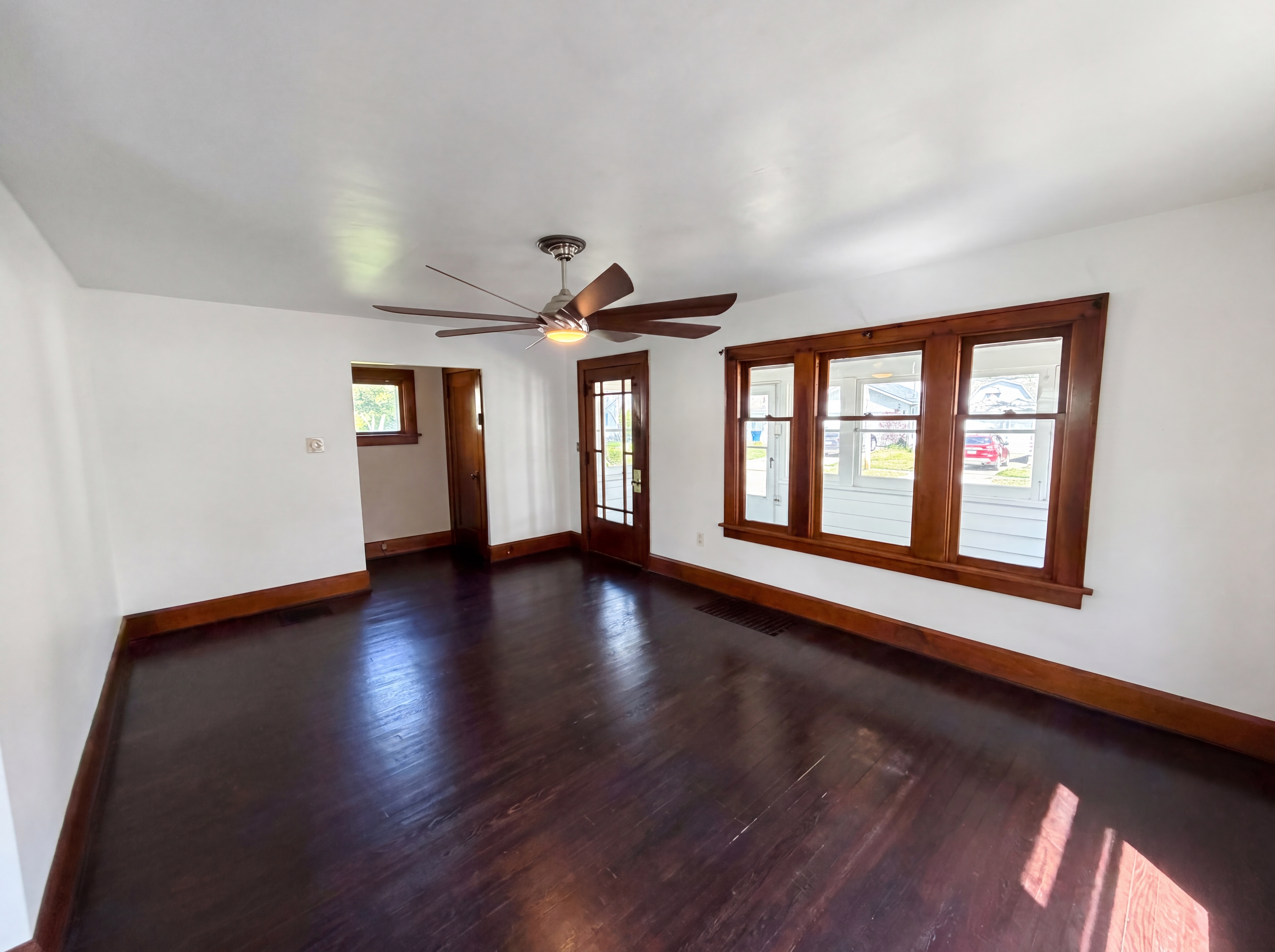 Photo 3 of 23 of 384 Mildred St, Painesville, OH