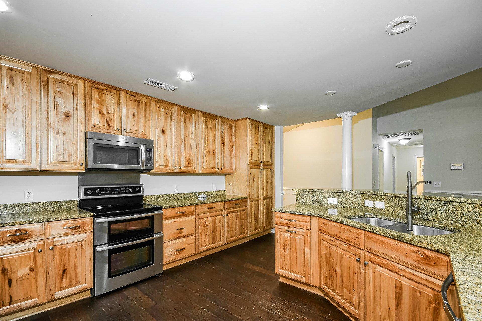 Photo 2 of 22 of 321 Eastover Cir, Summerville, SC