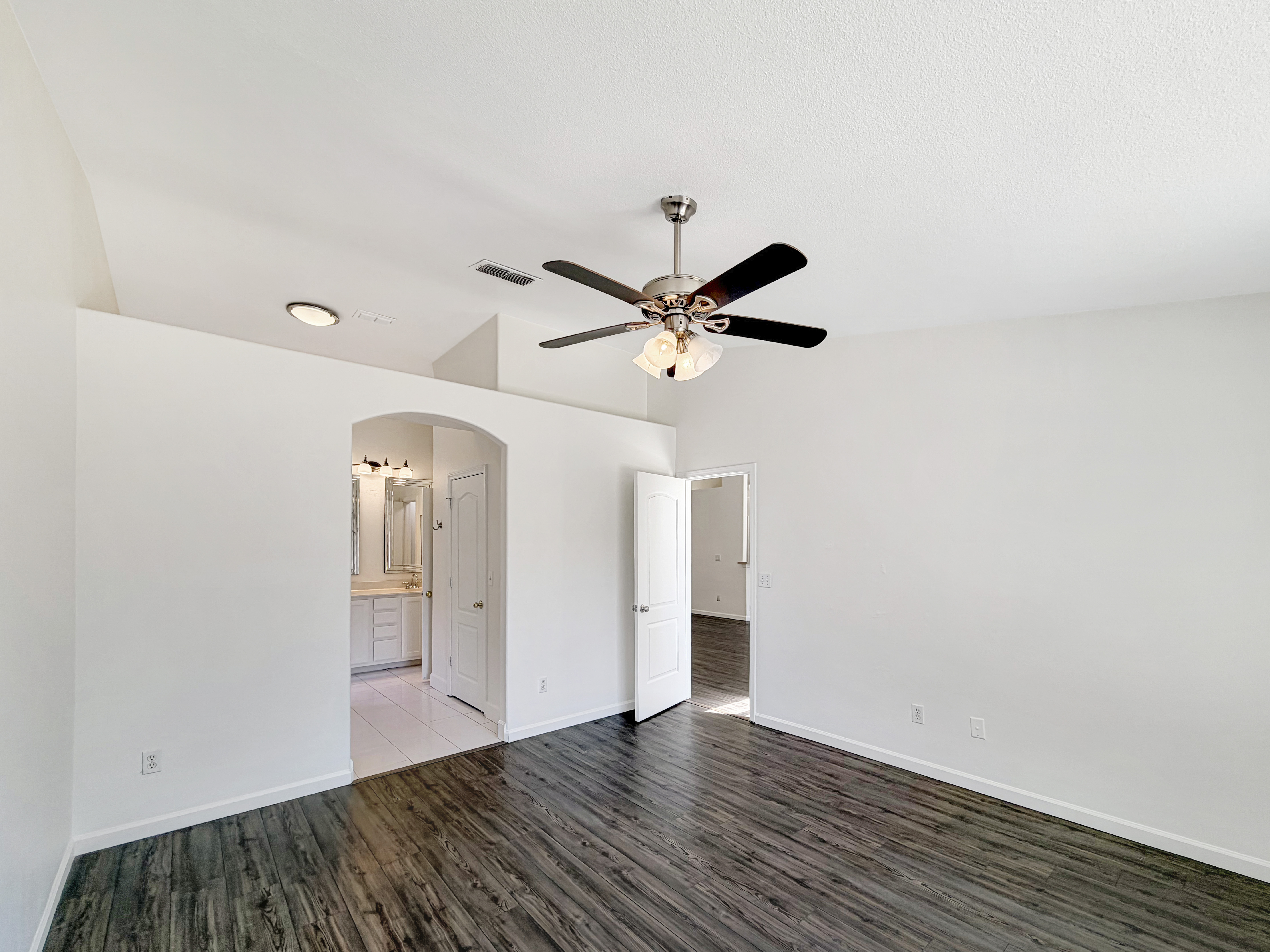 Photo 15 of 29 of 3990 Black Butte Cir, Stockton, CA