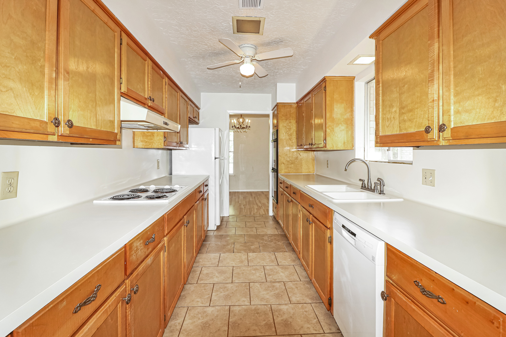 Photo 6 of 21 of 6409 Coral Gables Dr, Corpus Christi, TX