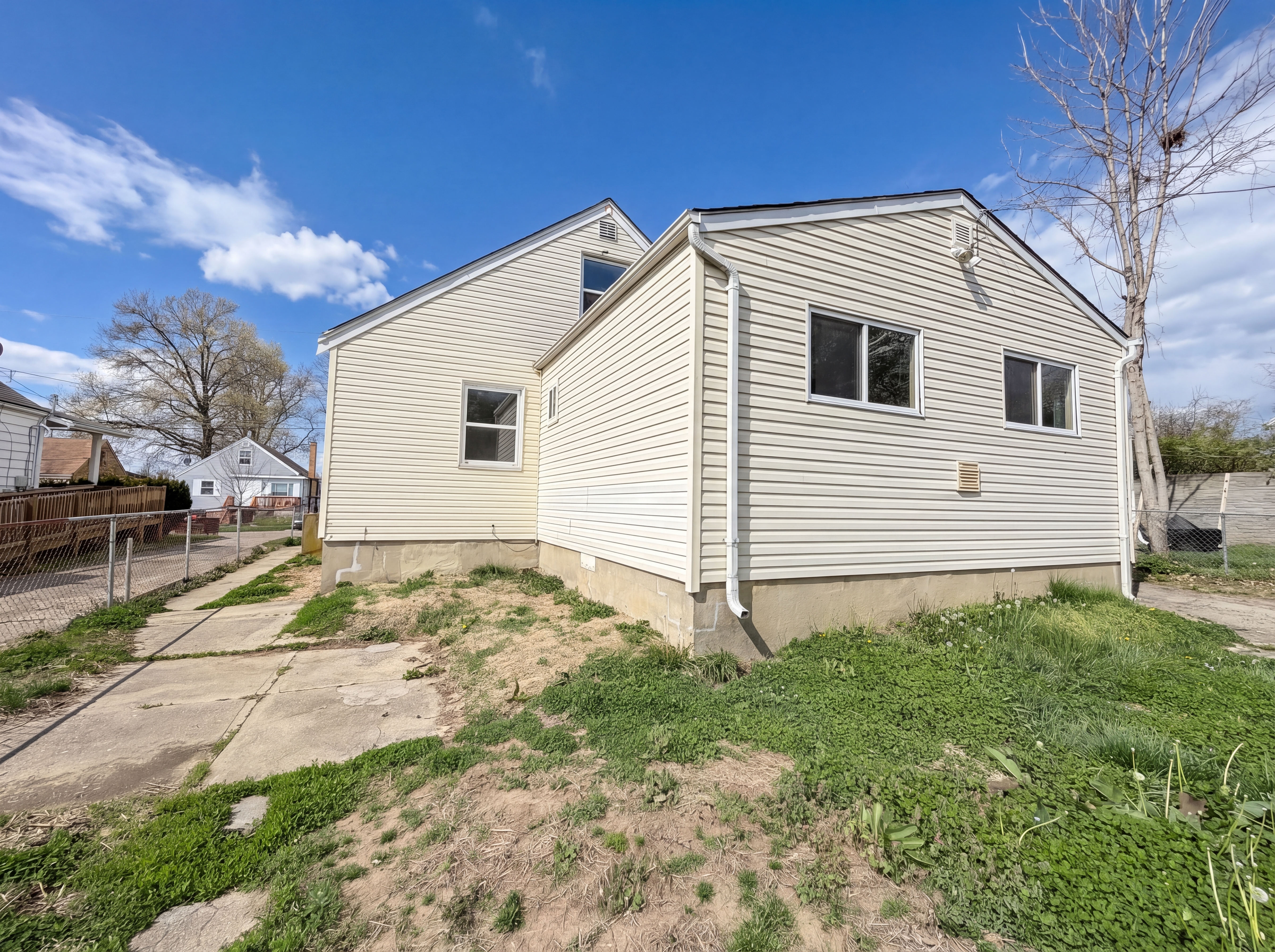 Photo 5 of 25 of 8456 Jackies Dr, Cincinnati, OH