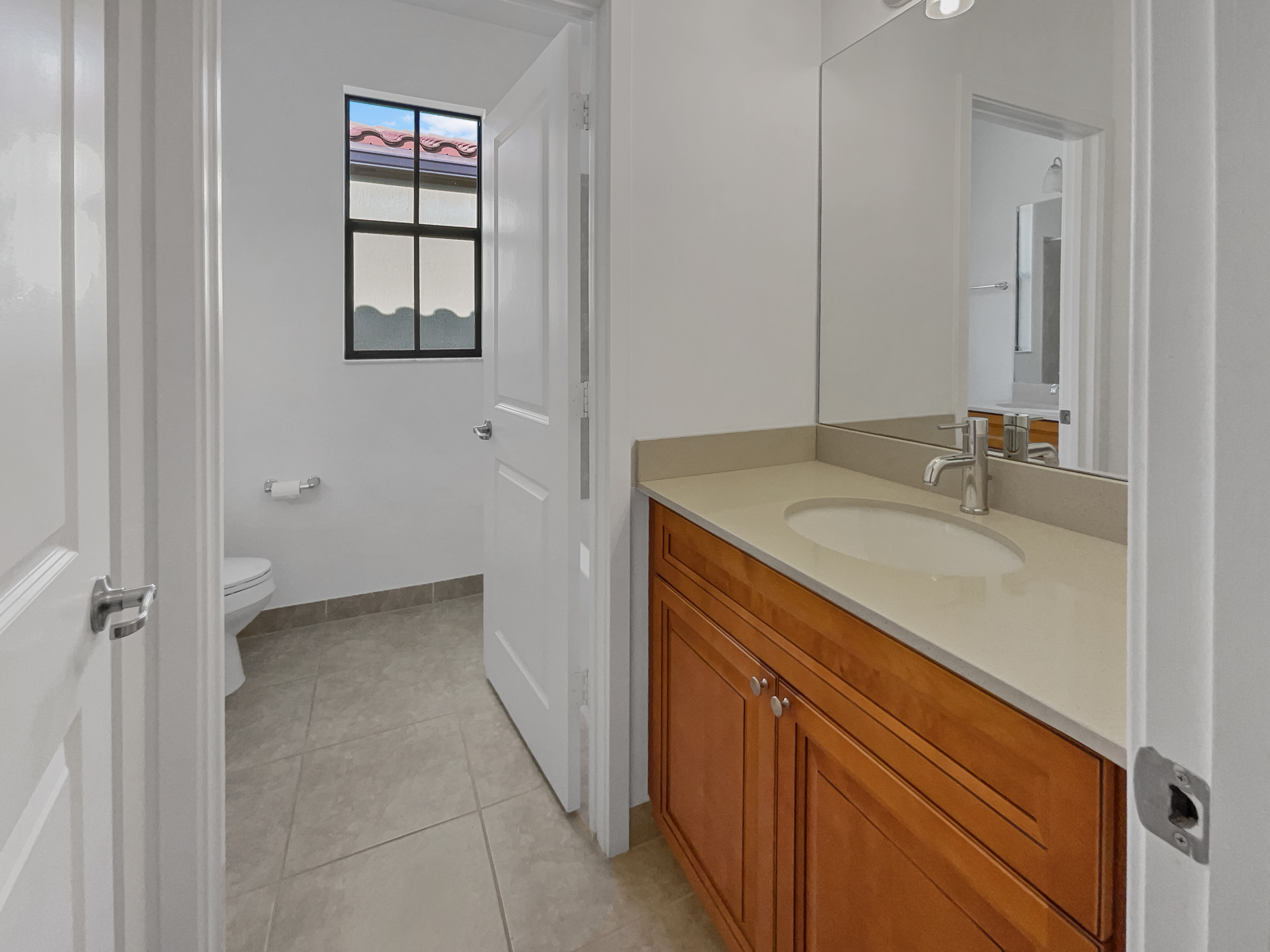 Photo 6 of 28 of 4879 NW 55th Pl, Fort Lauderdale, FL