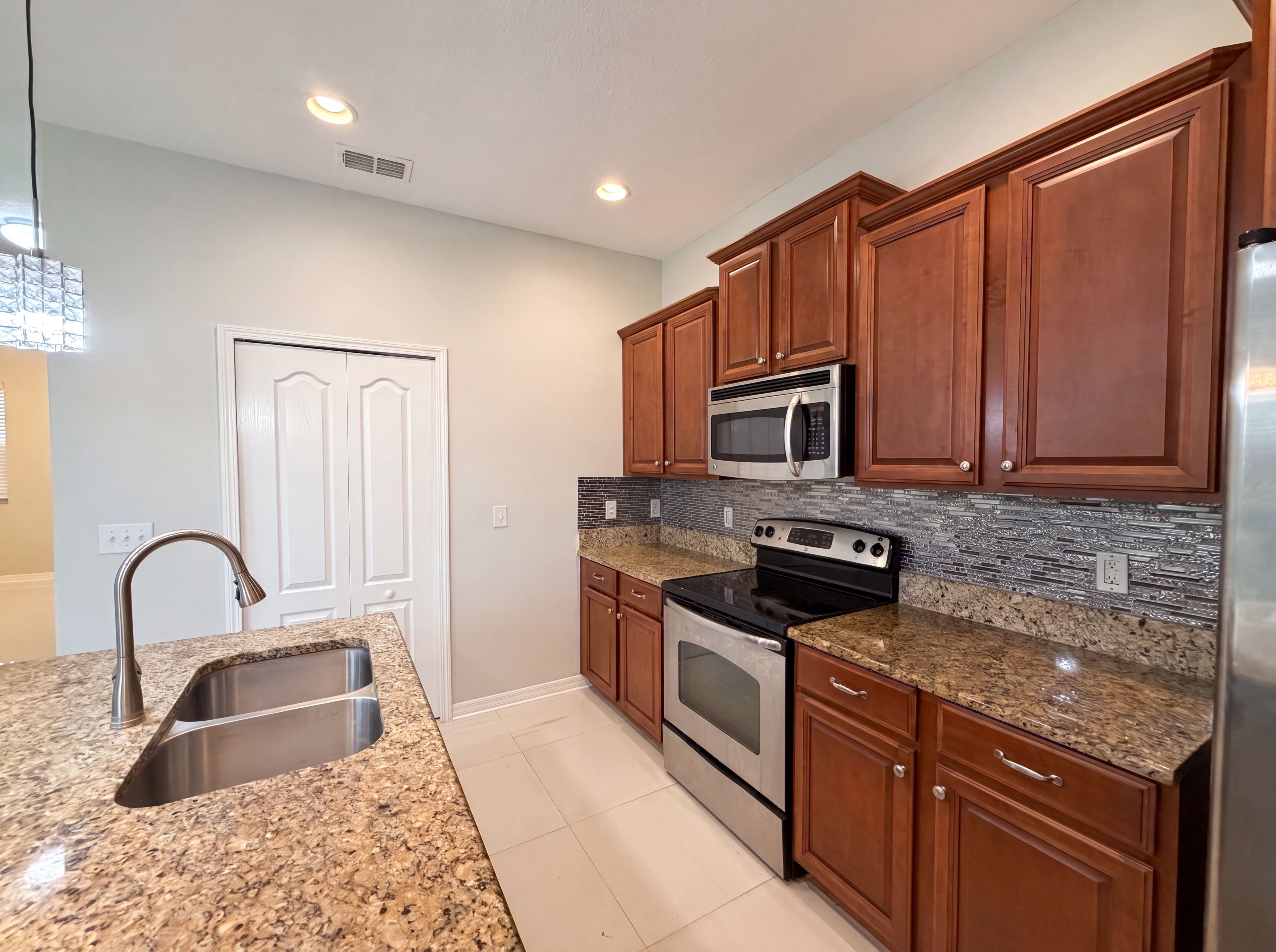 Photo 19 of 26 of 1308 Seburn Rd, Apopka, FL