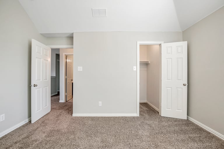 Photo 17 of 25 - 8117 Hartford Dr, Rowlett, TX 75089