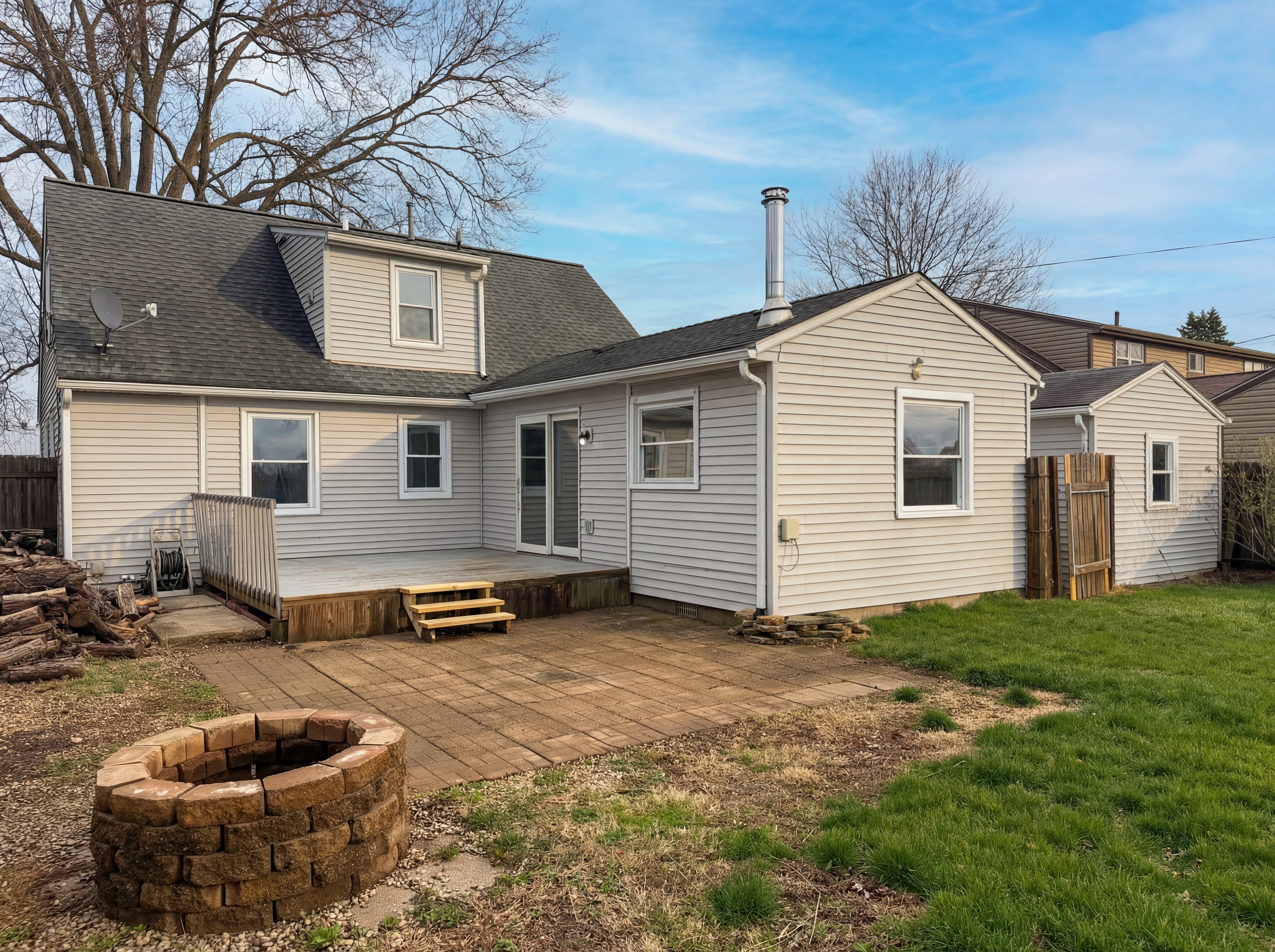 Photo 11 of 30 of 413 Sherwood Dr W, Newark, OH