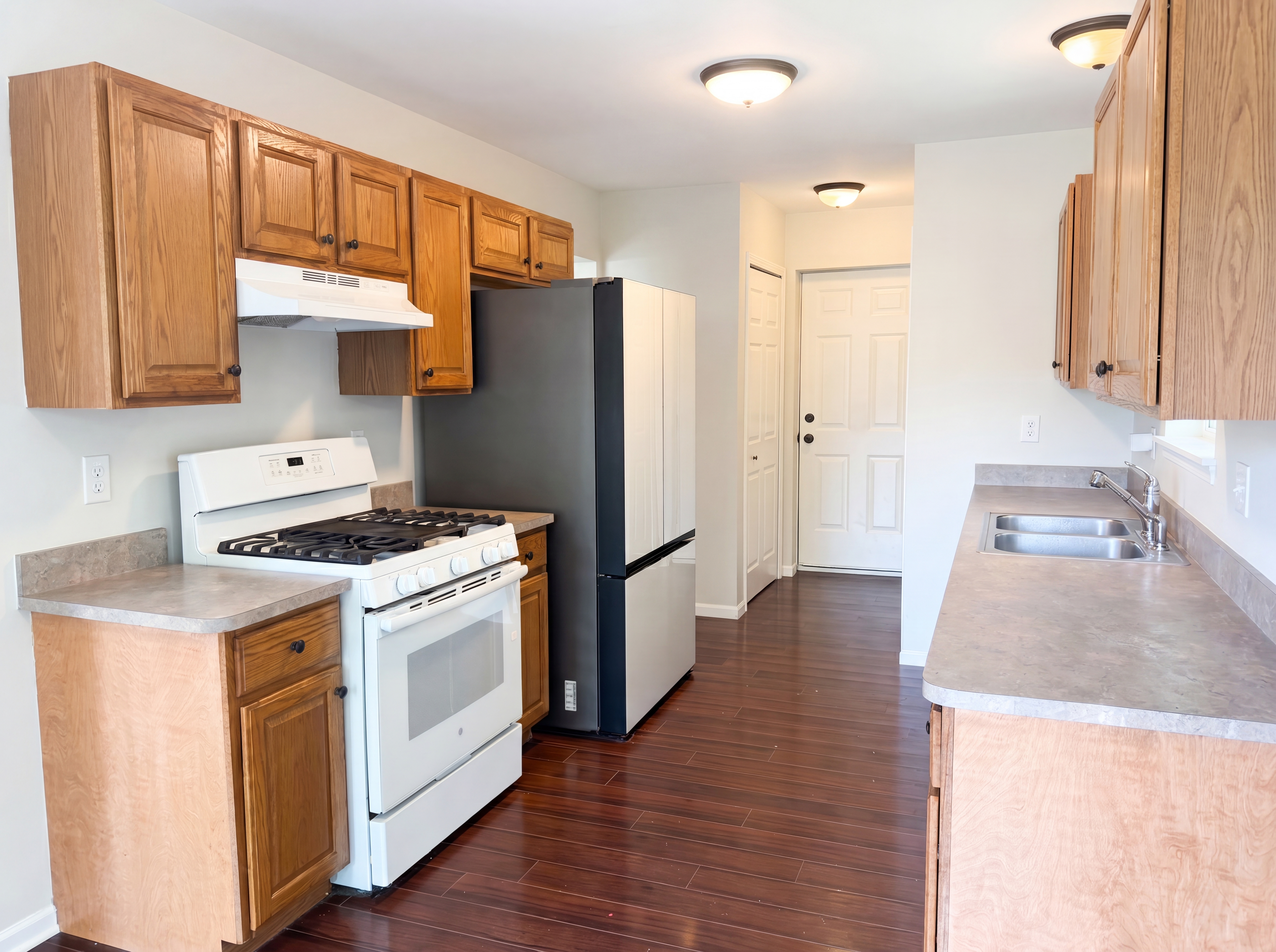 Photo 2 of 21 of 42724 North Walnut St, Clinton Township, MI