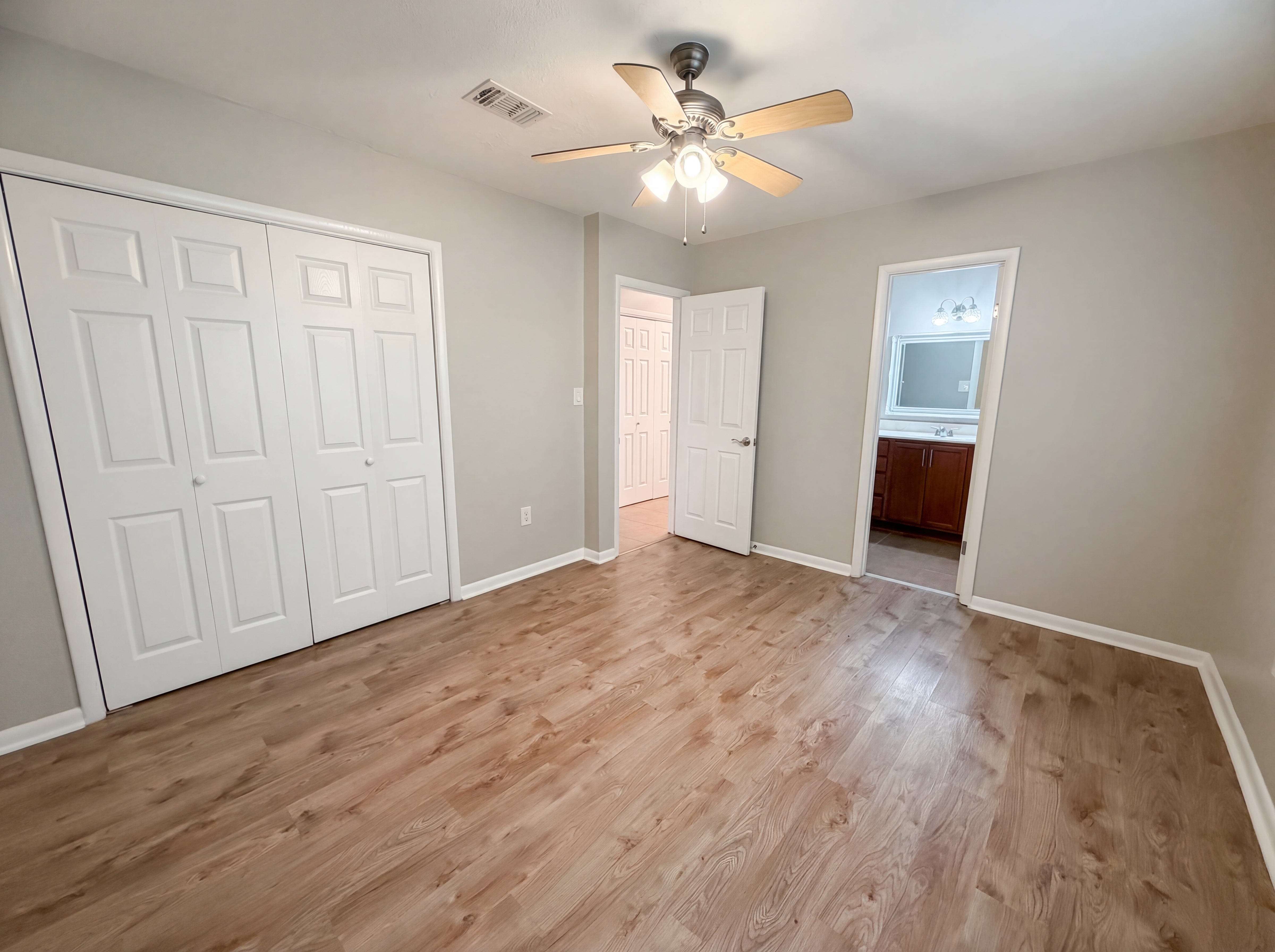 Photo 4 of 16 of 636 Merioneth Dr NE, Fort Walton Beach, FL