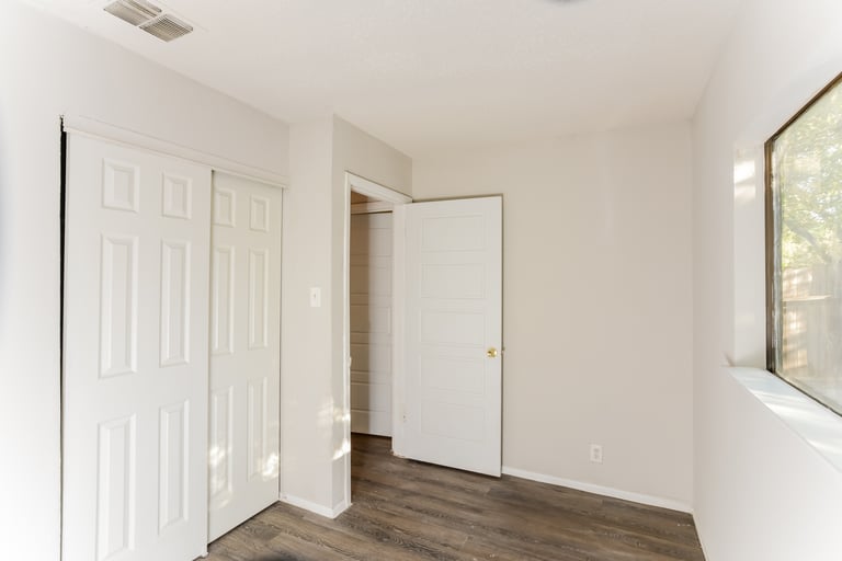 Photo 16 of 27 - 4018 Sun Harbour Dr, San Antonio, TX 78244