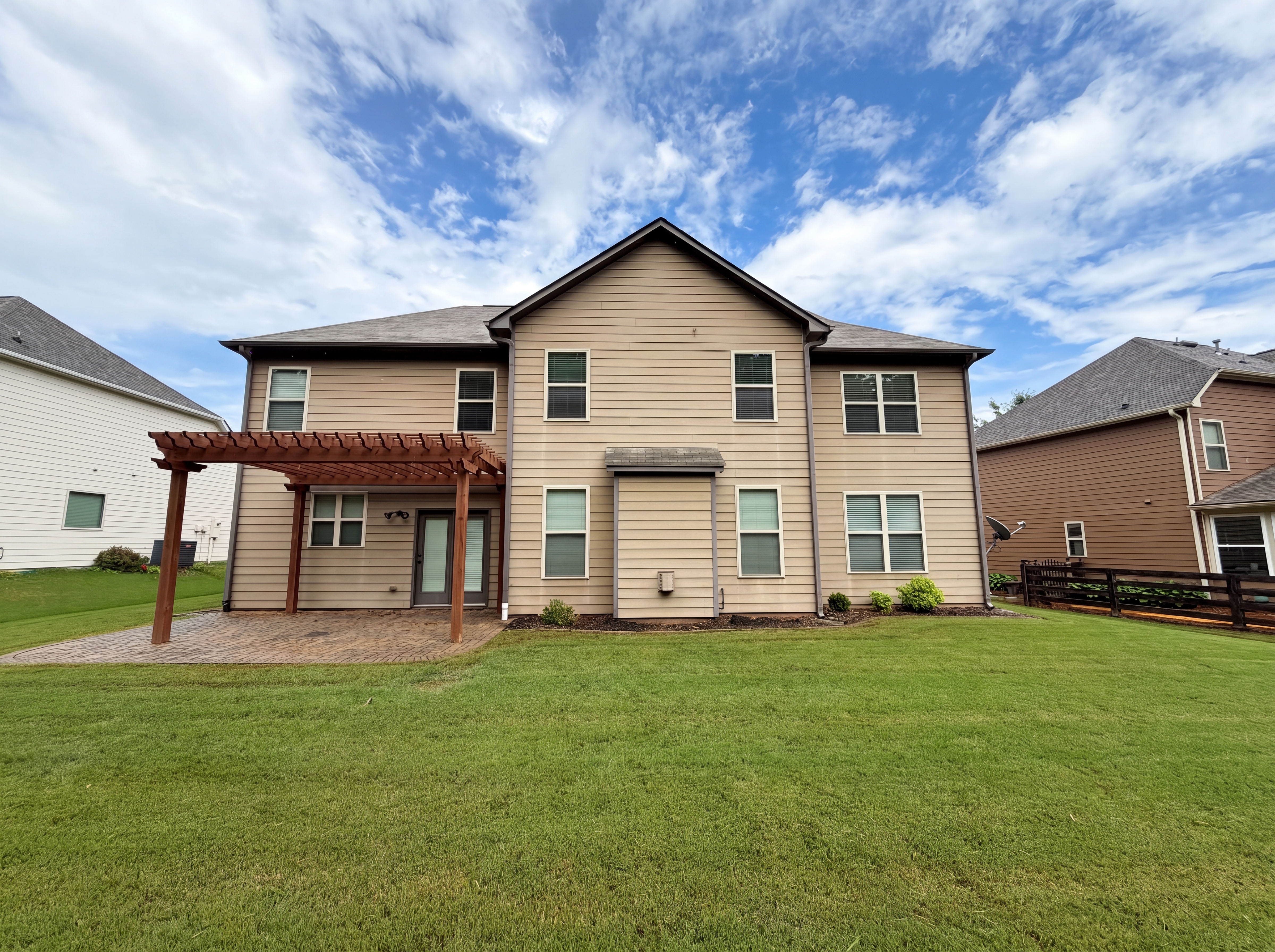 Photo 5 of 29 of 6565 Bentley Ridge Dr, Cumming, GA