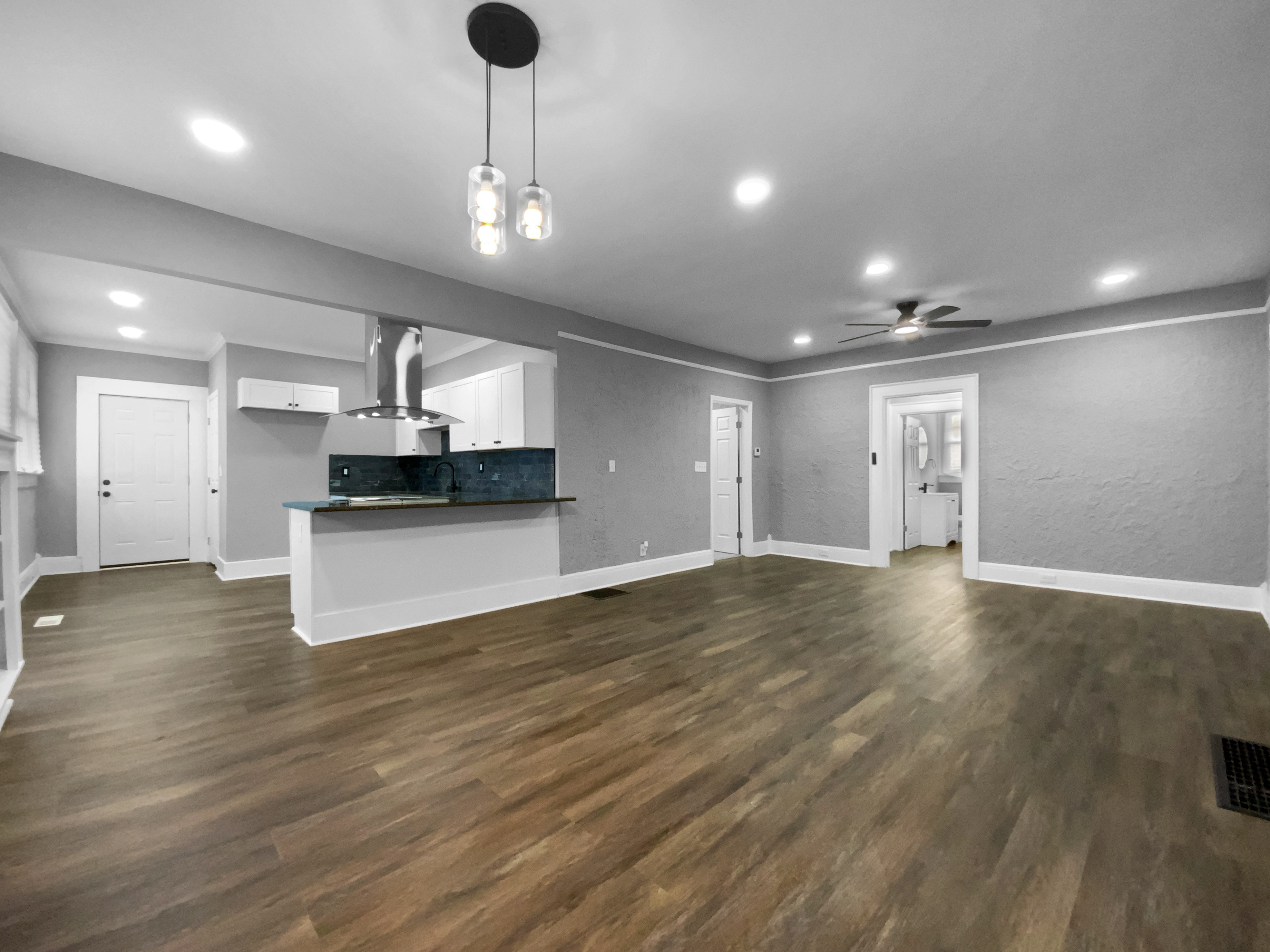 Photo 16 of 21 of 1033 Graymont Ave W, Birmingham, AL