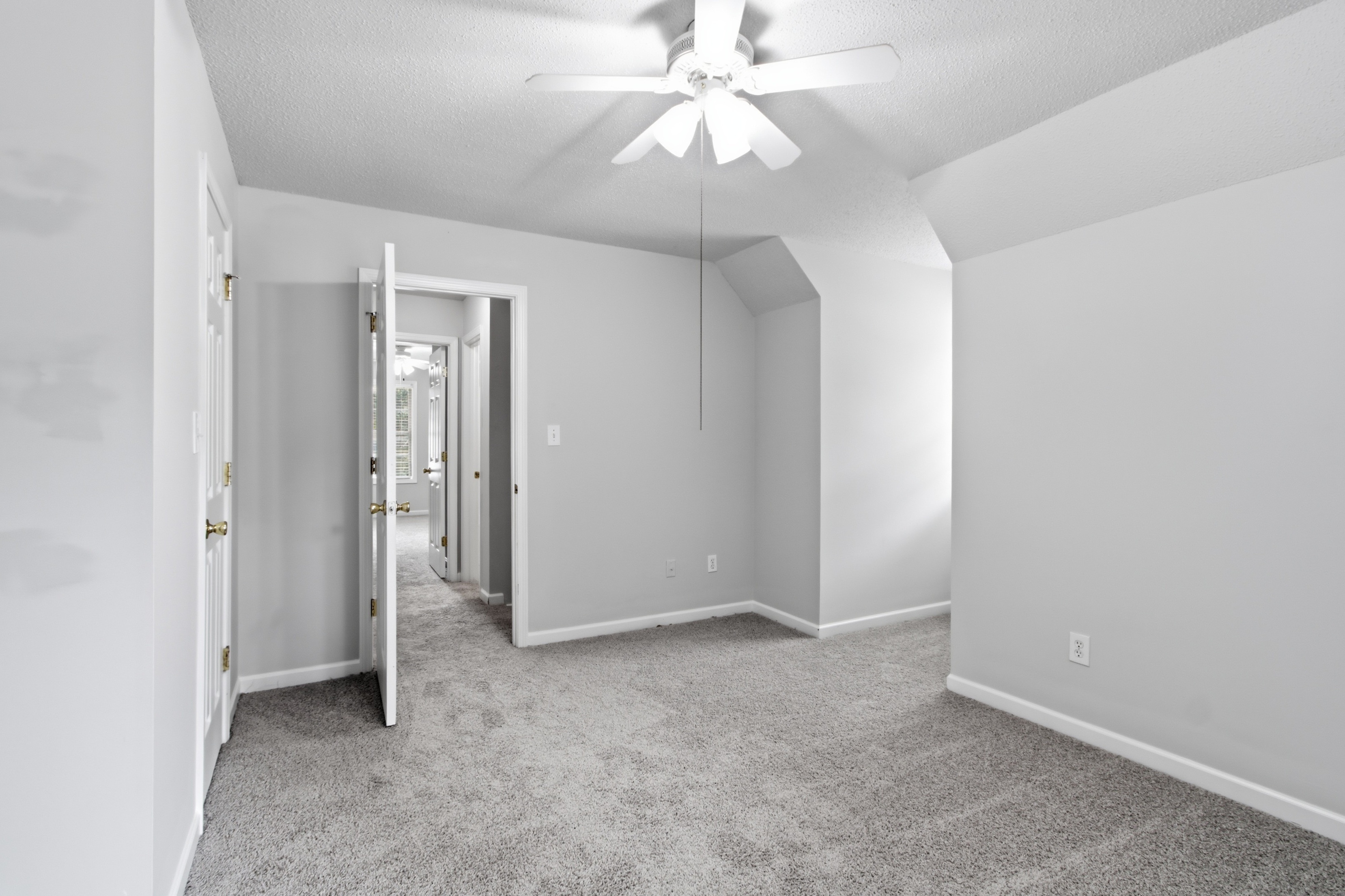 Photo 14 of 34 of 221 Glen Ridge Dr, Villa Rica, GA