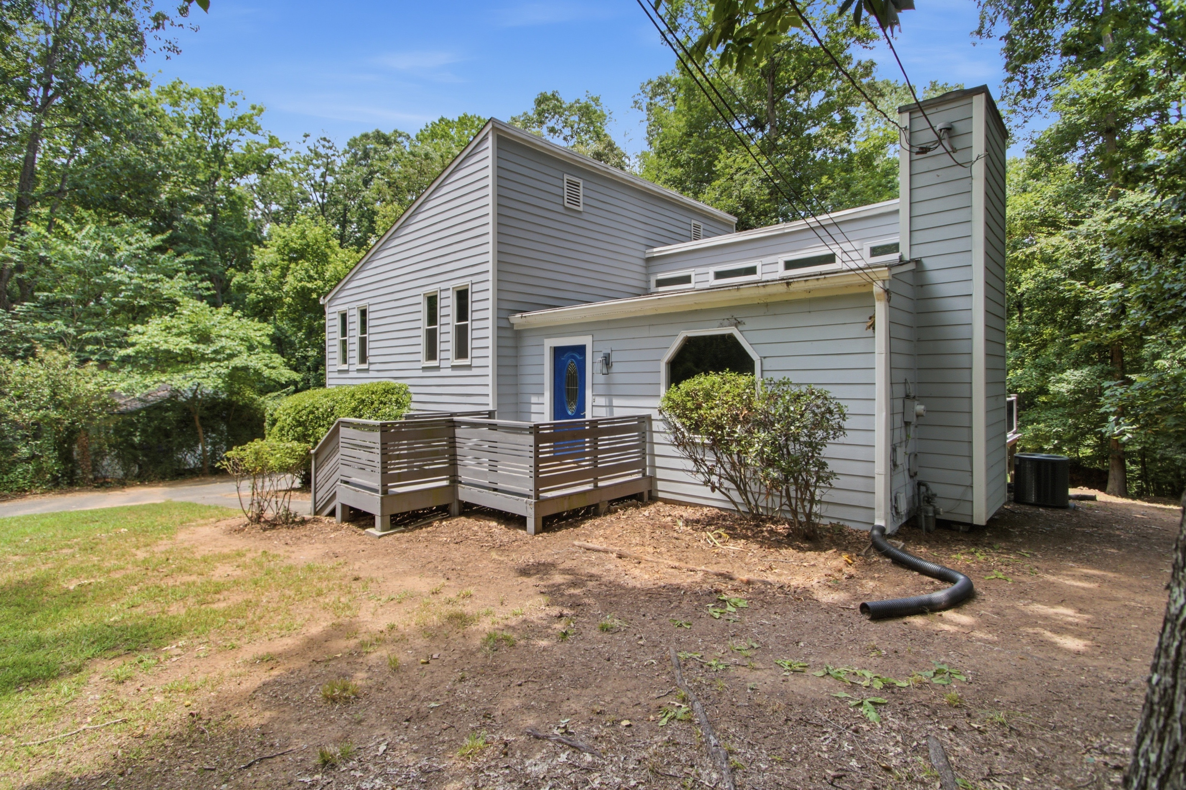 Photo 5 of 33 of 1035 Lakewood Dr, Marietta, GA