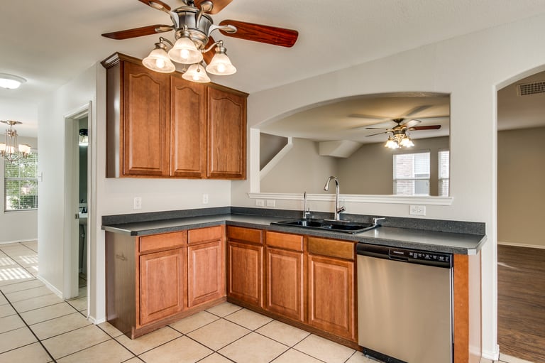 Photo 2 of 38 - 3625 Camino Real Trl, Denton, TX 76208
