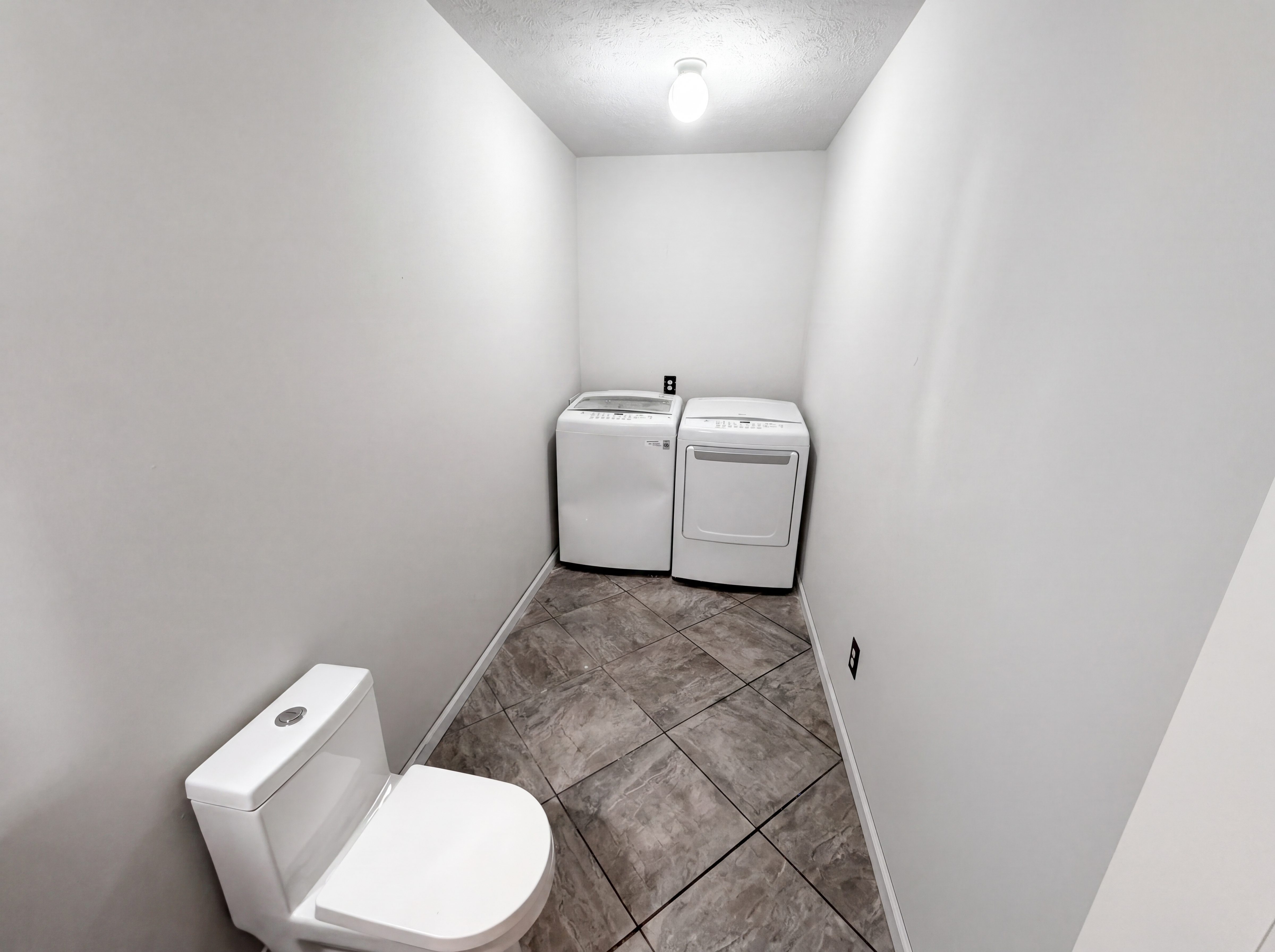 Photo 23 of 26 of 3646 Meadowlark Ln, Brownsburg, IN