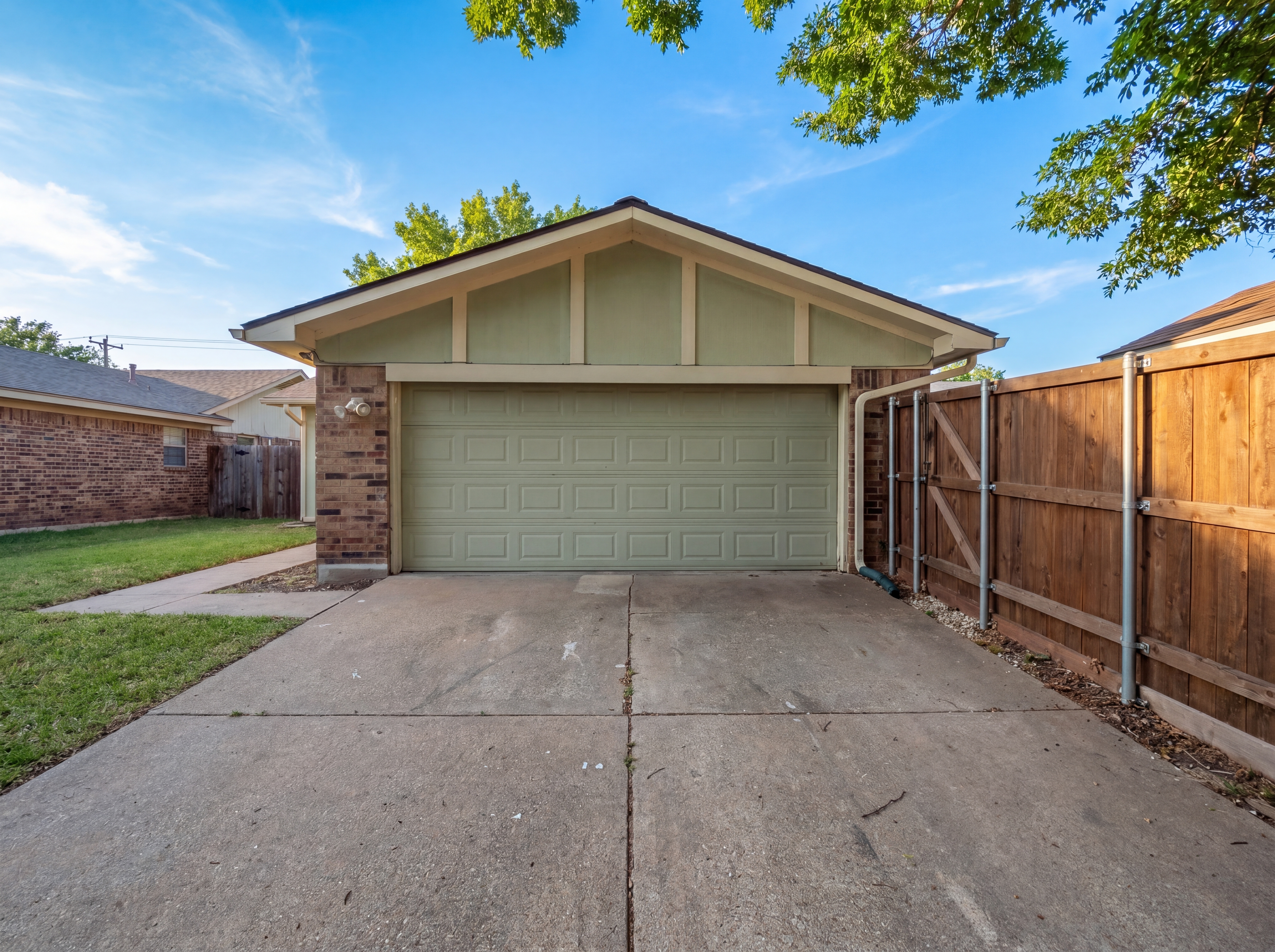 Photo 18 of 21 of 1332 Kesser Dr, Plano, TX