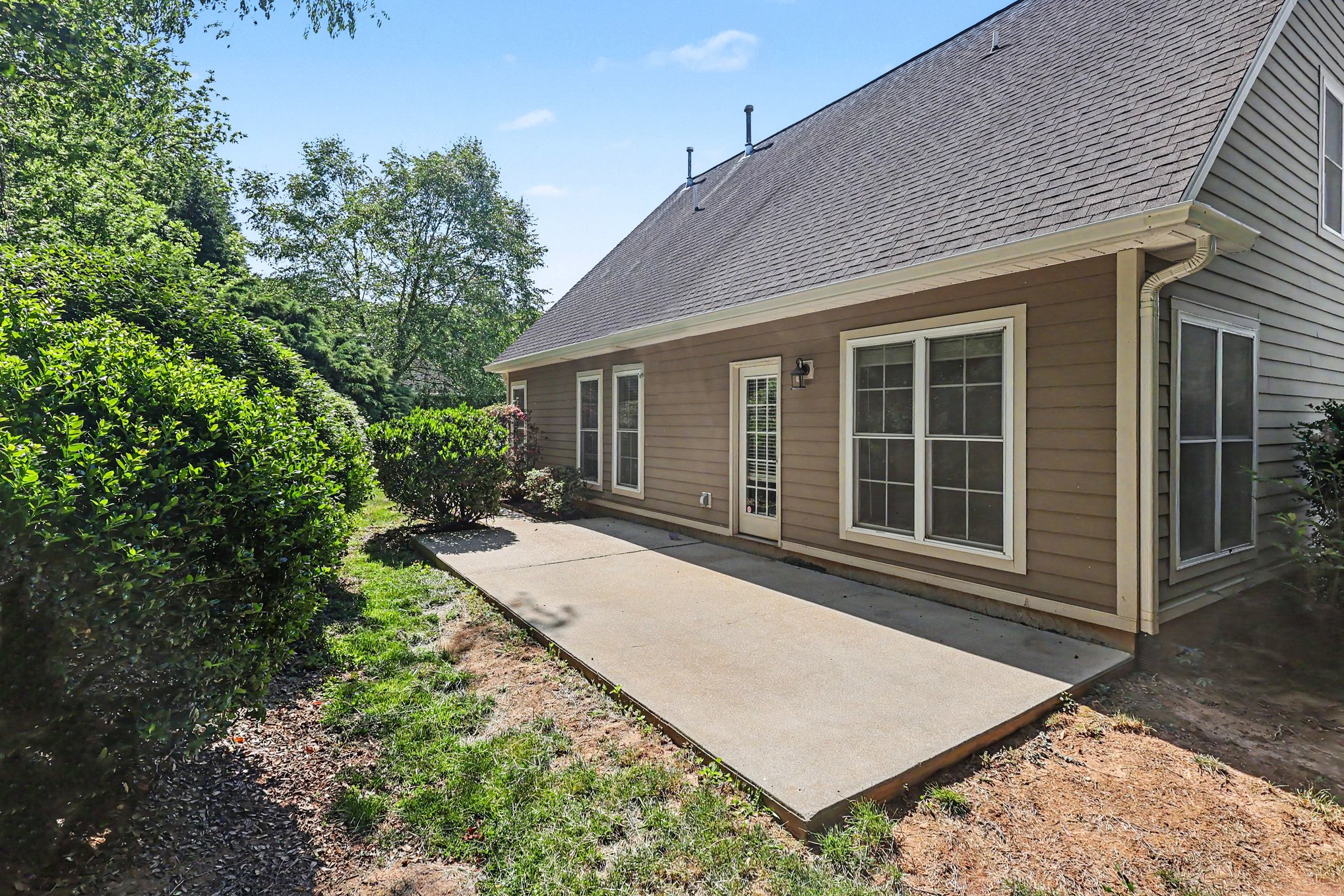 Photo 5 of 22 of 14 Halyn Ln, Arden, NC