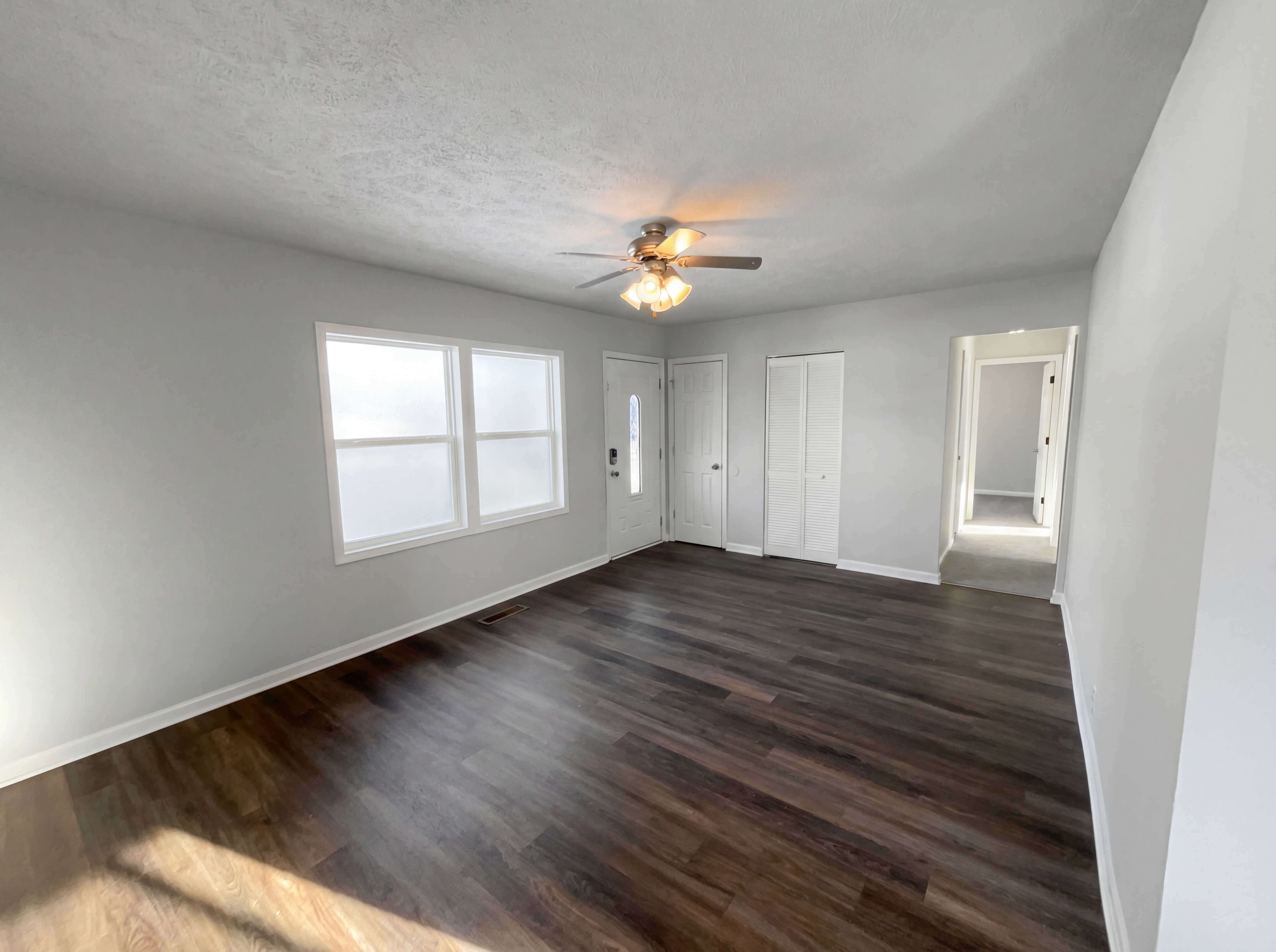 Photo 7 of 16 of 217 Crestwood Dr, Whiteland, IN