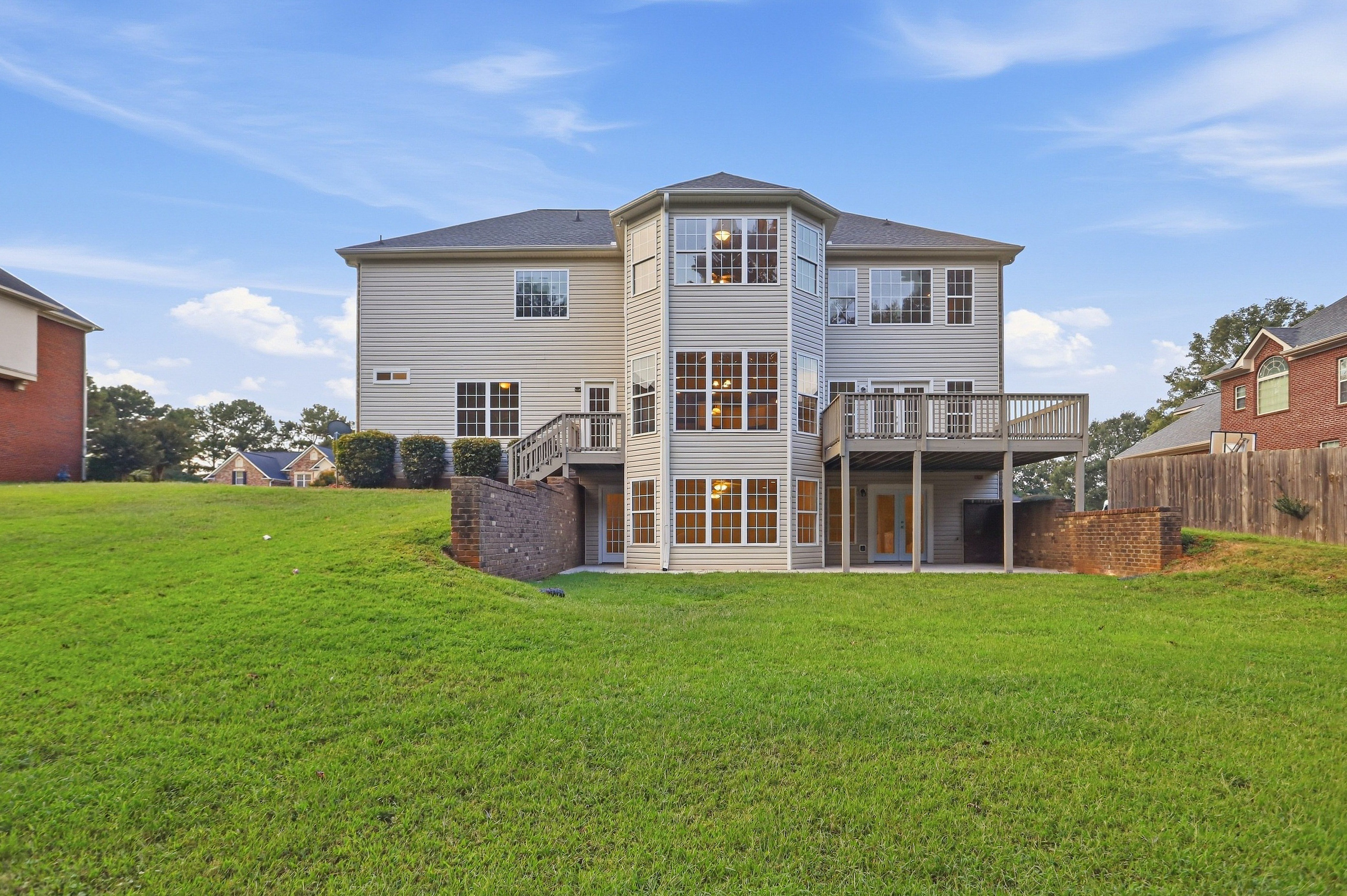 Photo 5 of 40 of 318 Hamilton Dr, Conyers, GA