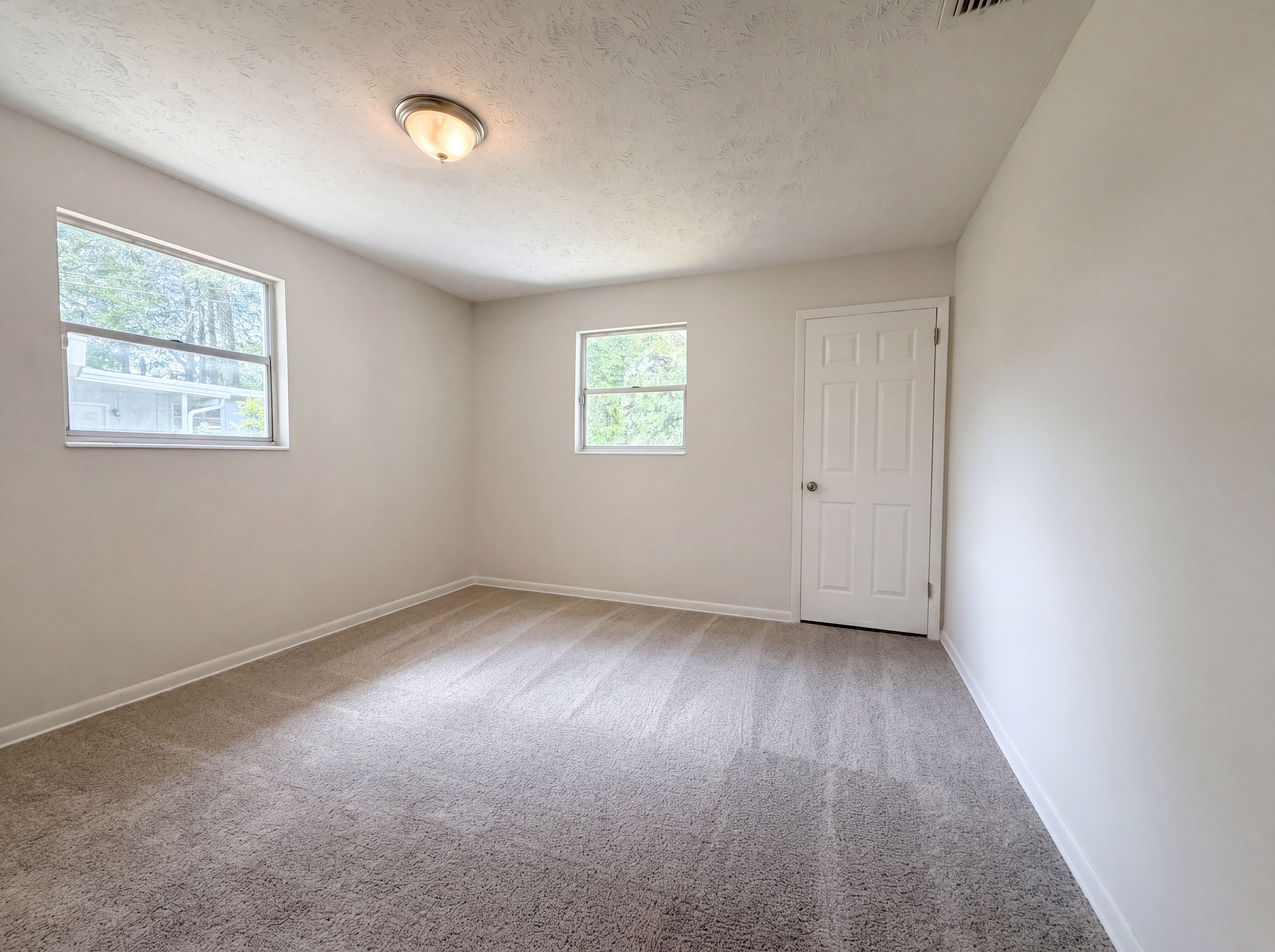 Photo 10 of 19 of 7361 Proxima Rd, Jacksonville, FL