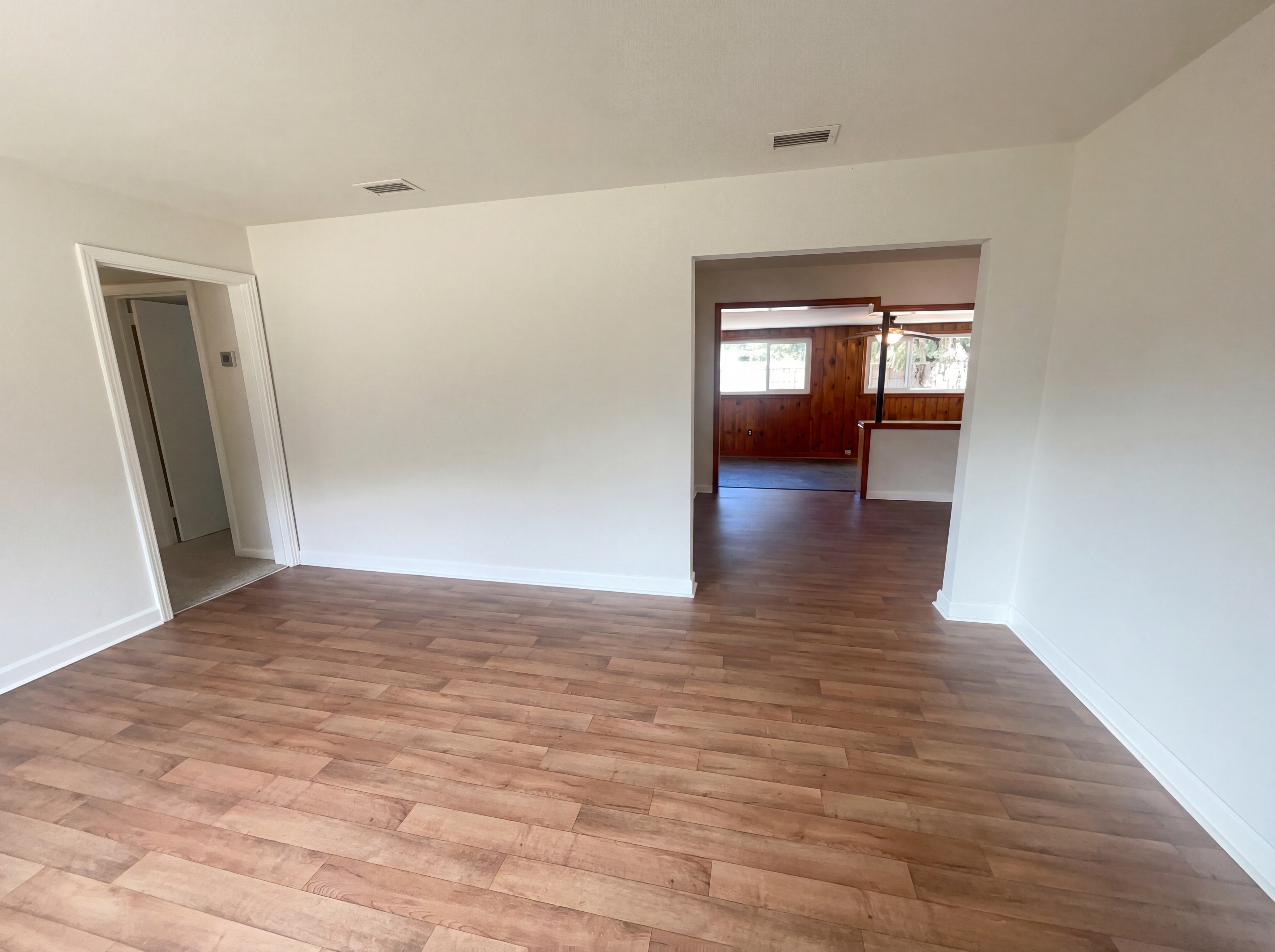 Photo 6 of 14 of 6123 Robbins Cir S, Jacksonville, FL