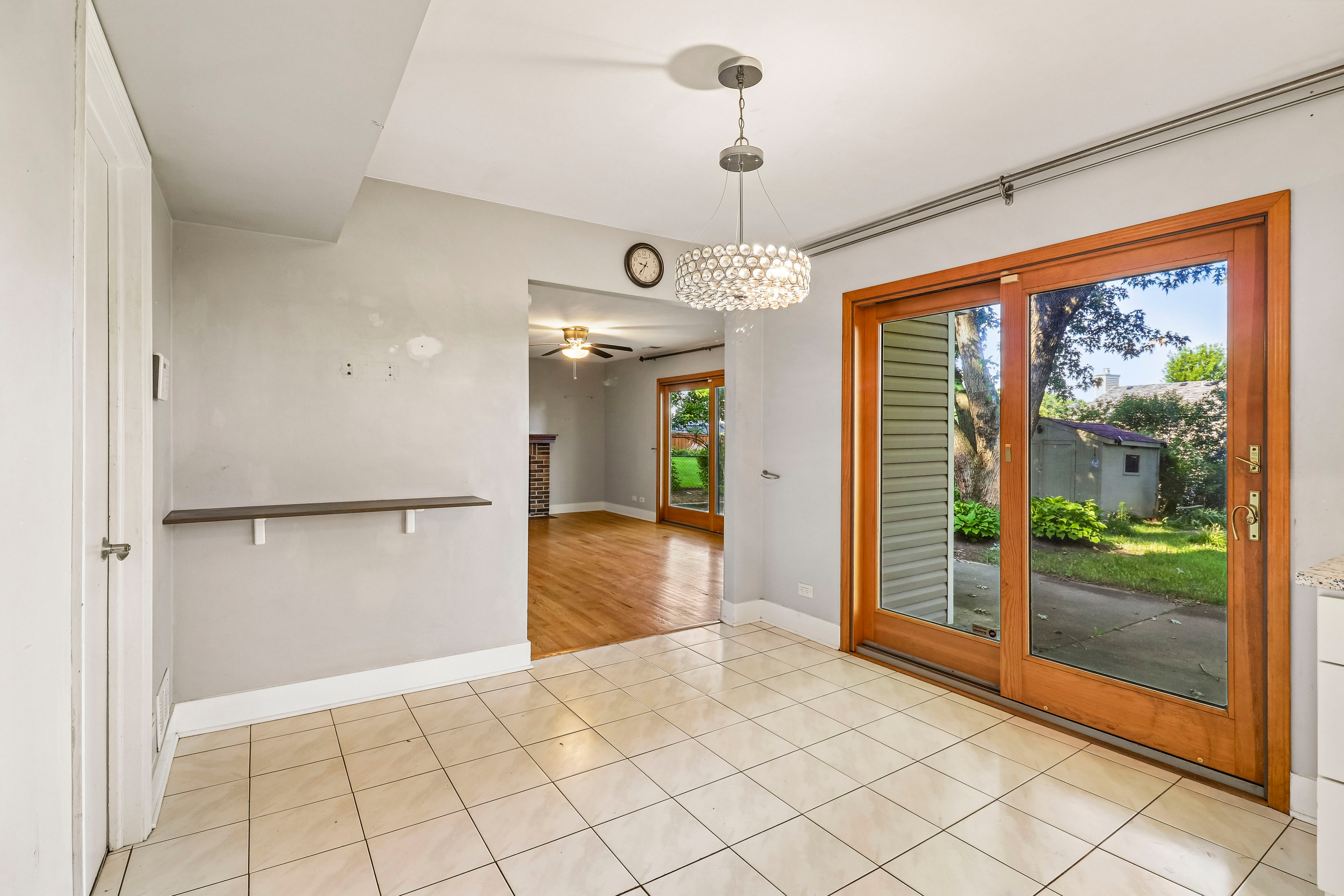 Photo 11 of 39 of 702 Buffalo Cir, Carol Stream, IL