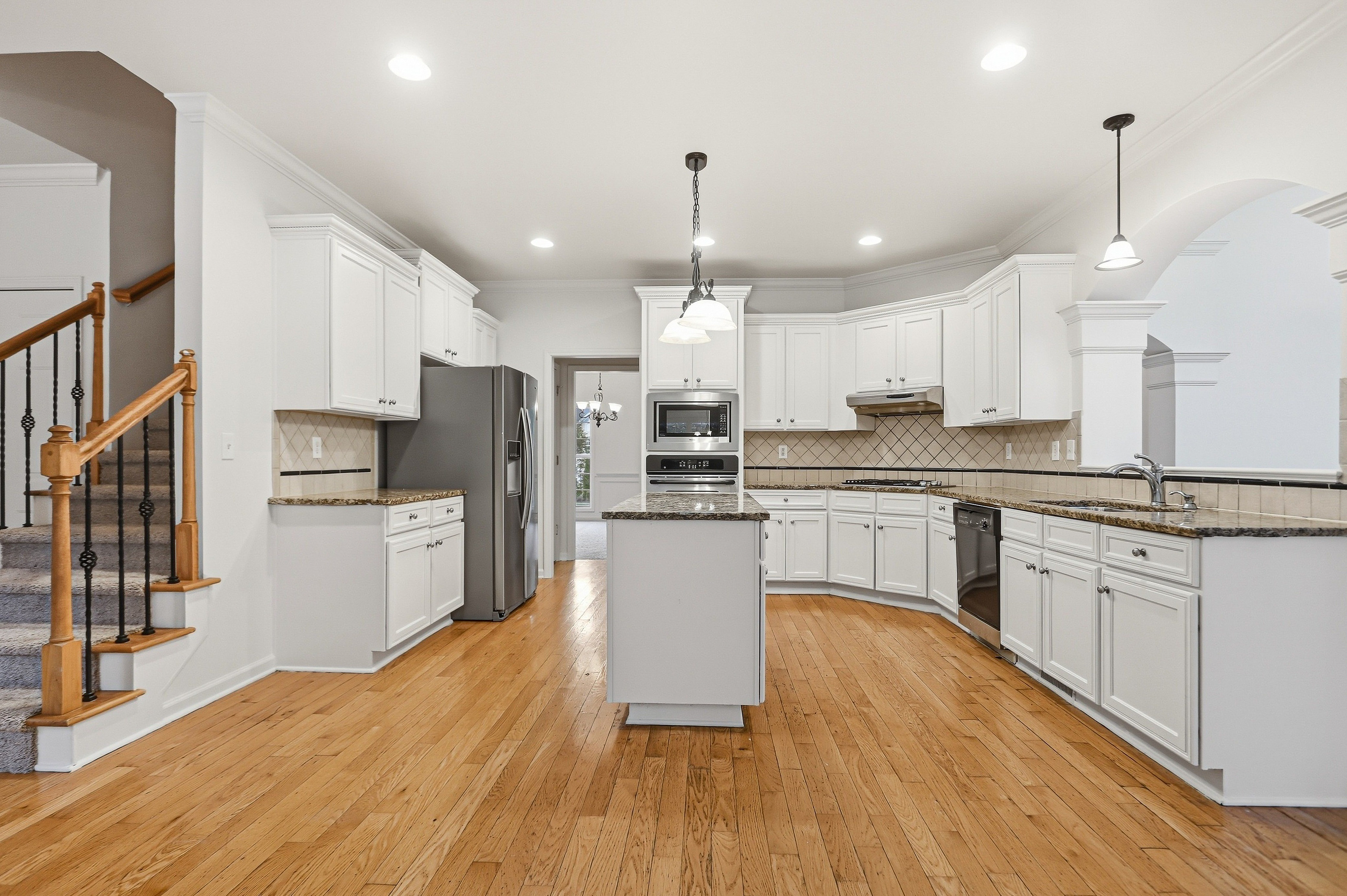 Photo 2 of 40 of 318 Hamilton Dr, Conyers, GA