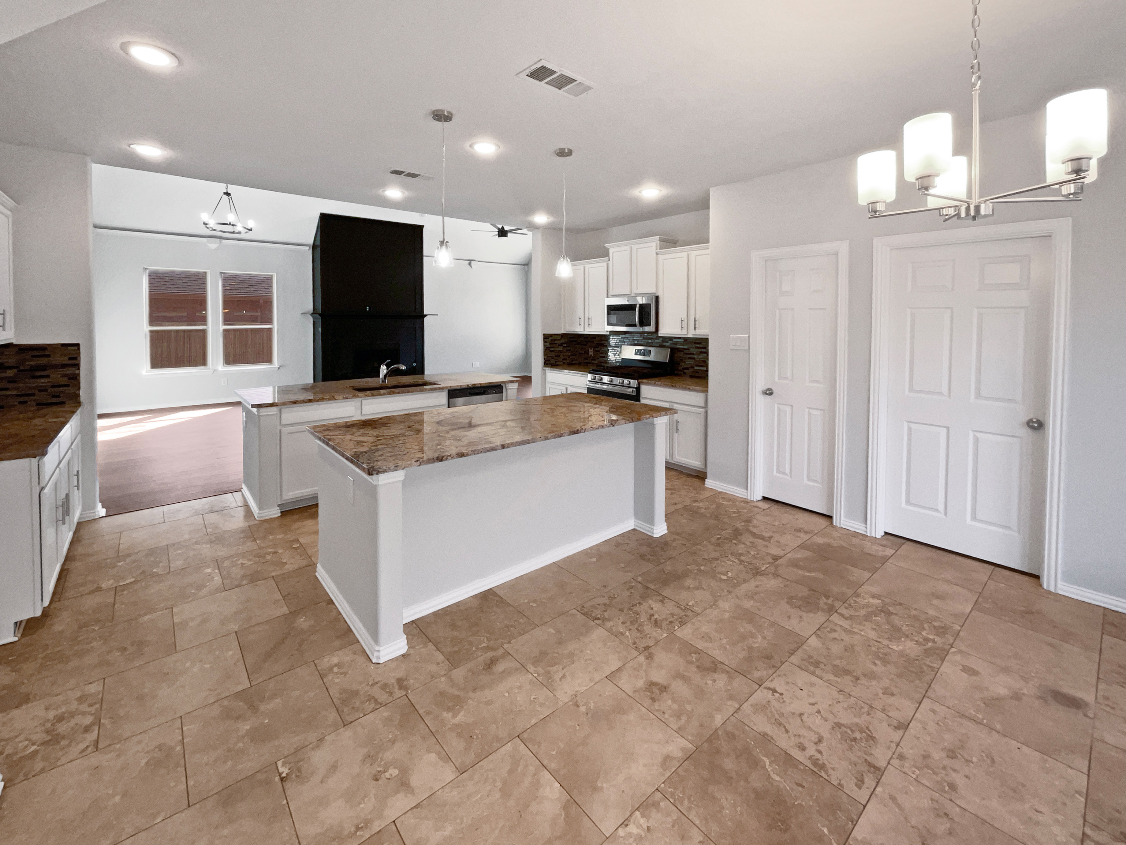 Photo 12 of 36 of 4829 Bluecap Ct, Mesquite, TX