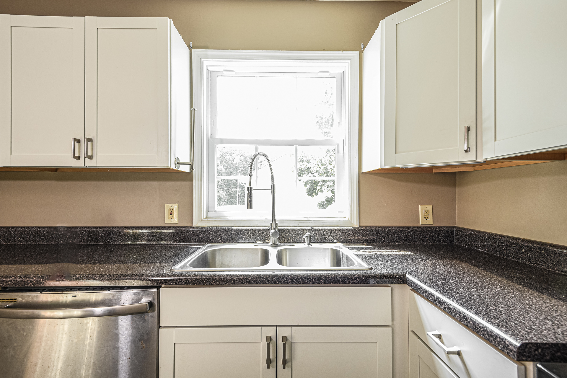 Photo 7 of 21 of 825 Nottoway Ave, Blackstone, VA