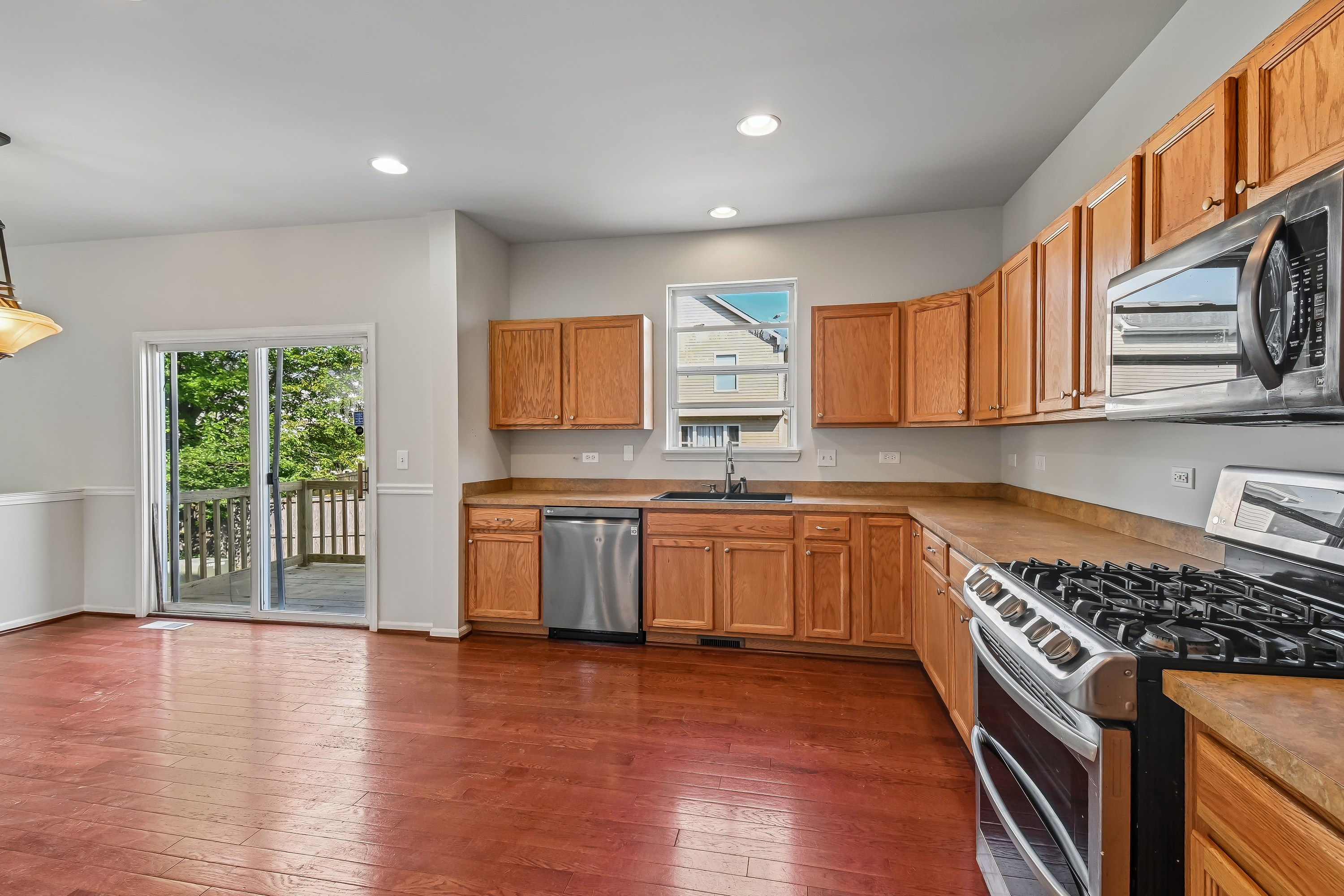 Photo 41 of 69 of 1409 Baltz Dr, Joliet, IL