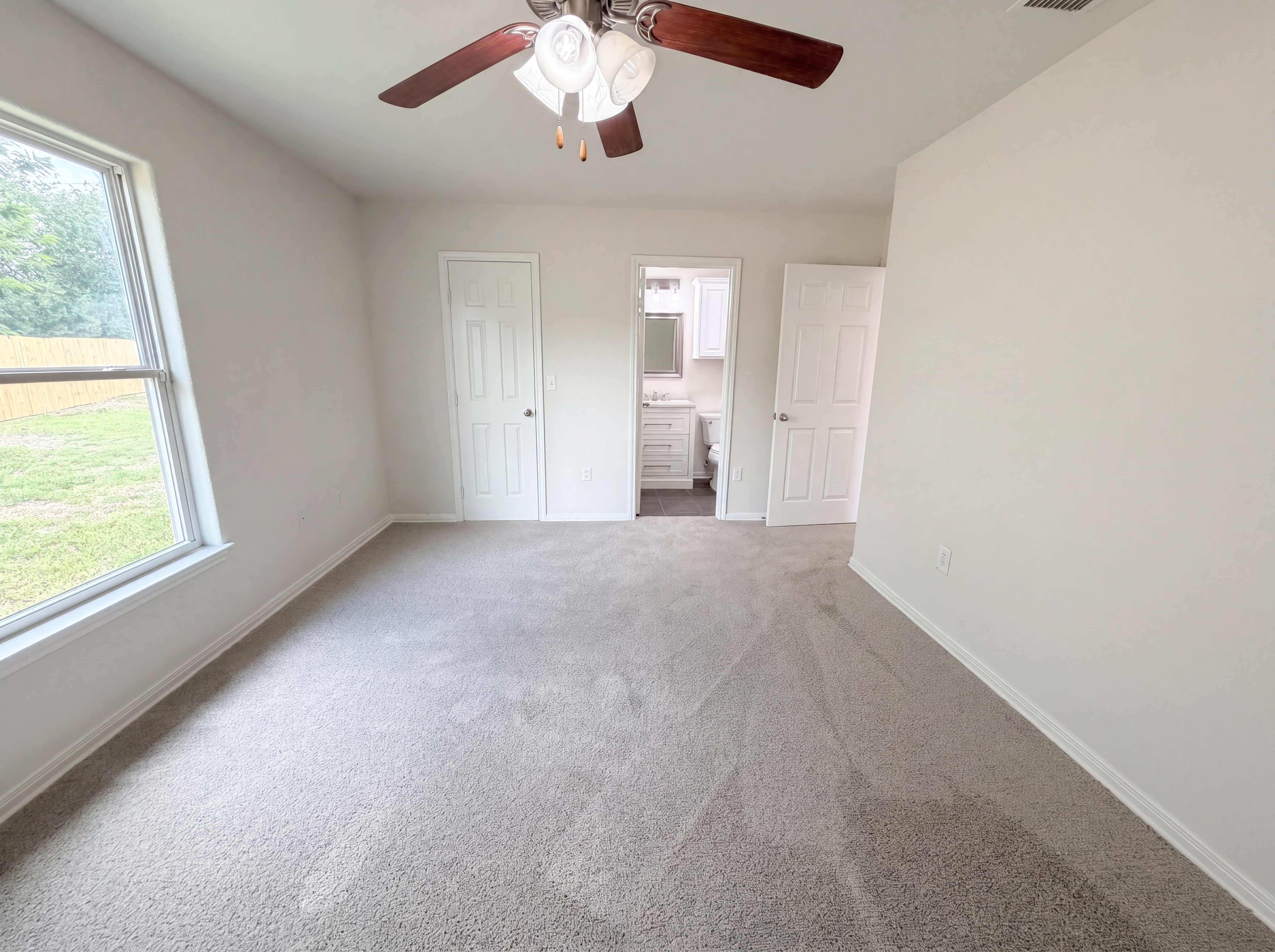 Photo 4 of 16 of 1706 Barlow Trl, Corpus Christi, TX