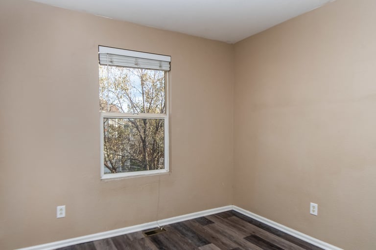 Photo 11 of 17 - 5509 S Quemoy Cir, Aurora, CO 80015
