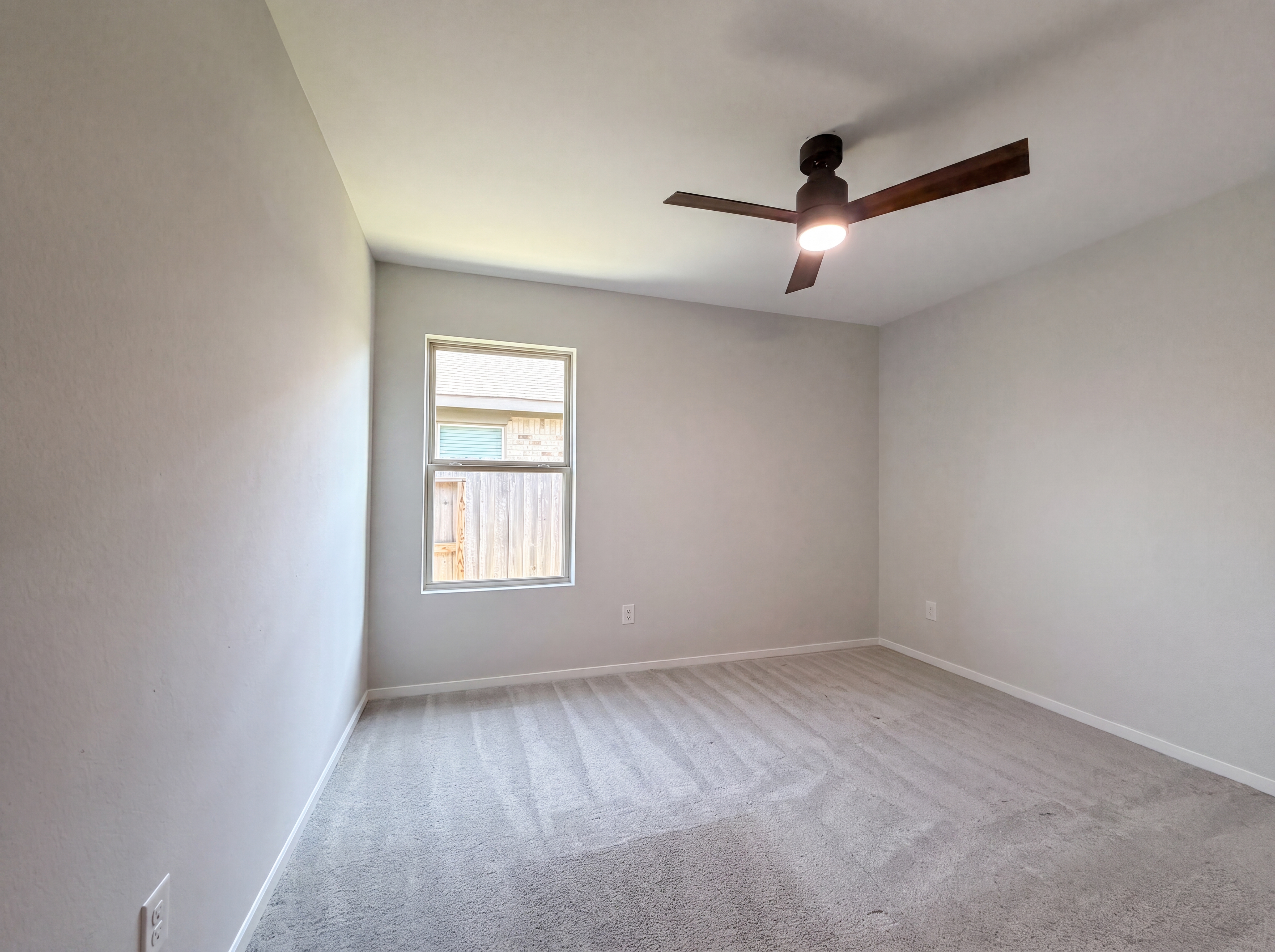 Photo 10 of 17 of 5118 Sunvalley Bend Dr, Katy, TX