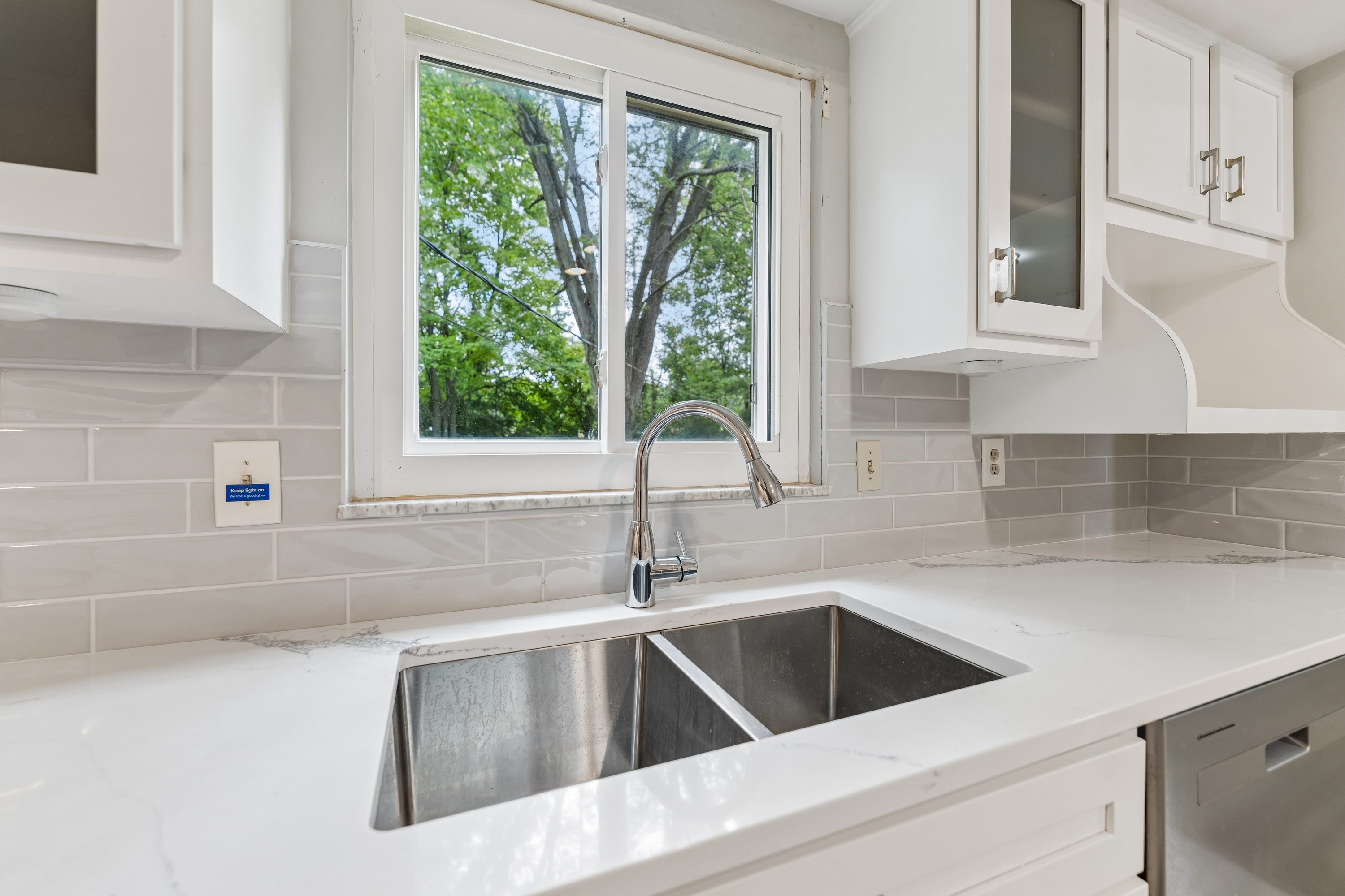 Photo 9 of 52 of 644 Wellfleet Dr, Bay Village, OH