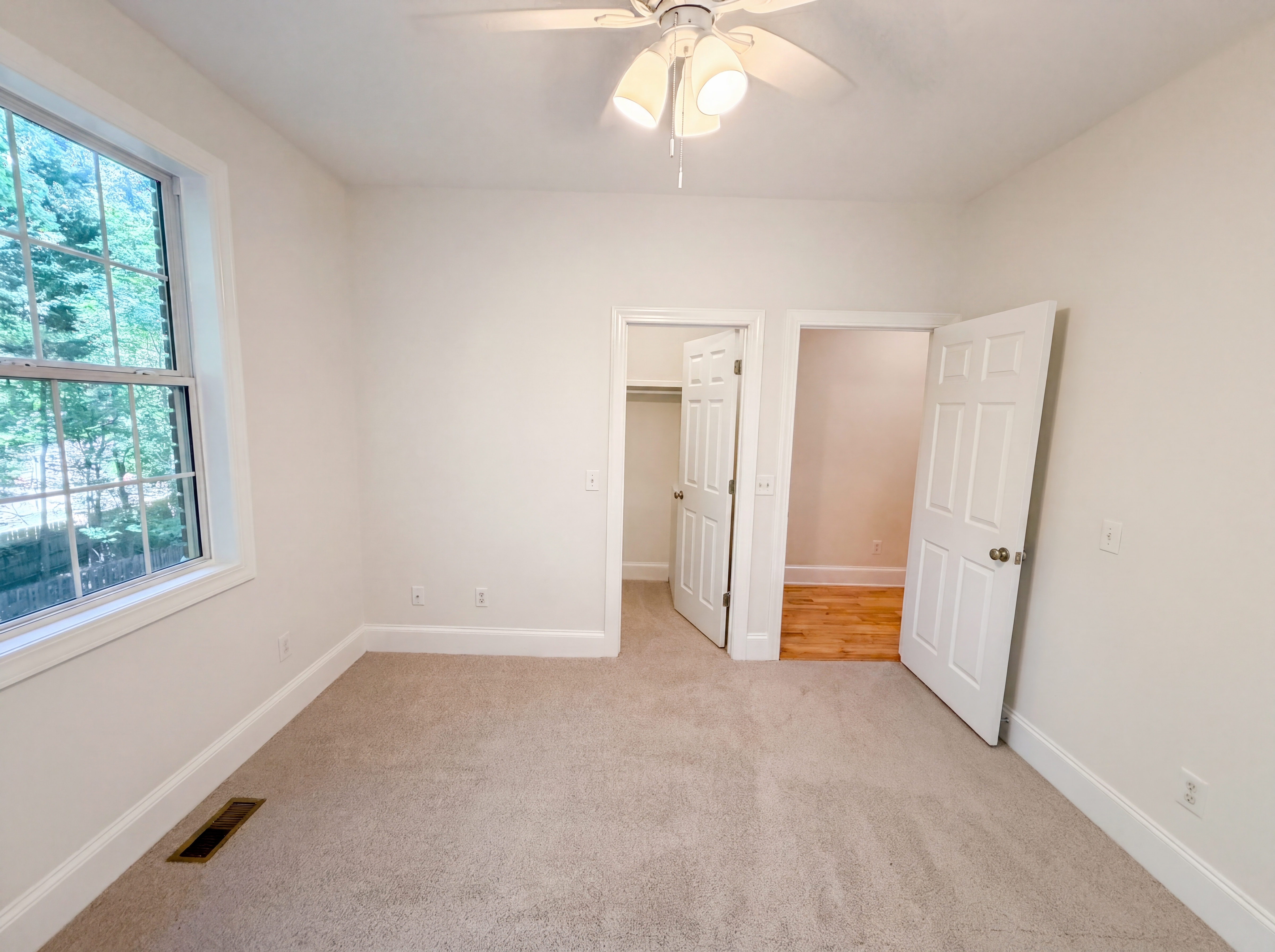 Photo 24 of 48 of 116 Crosscreek Dr, Columbia, SC