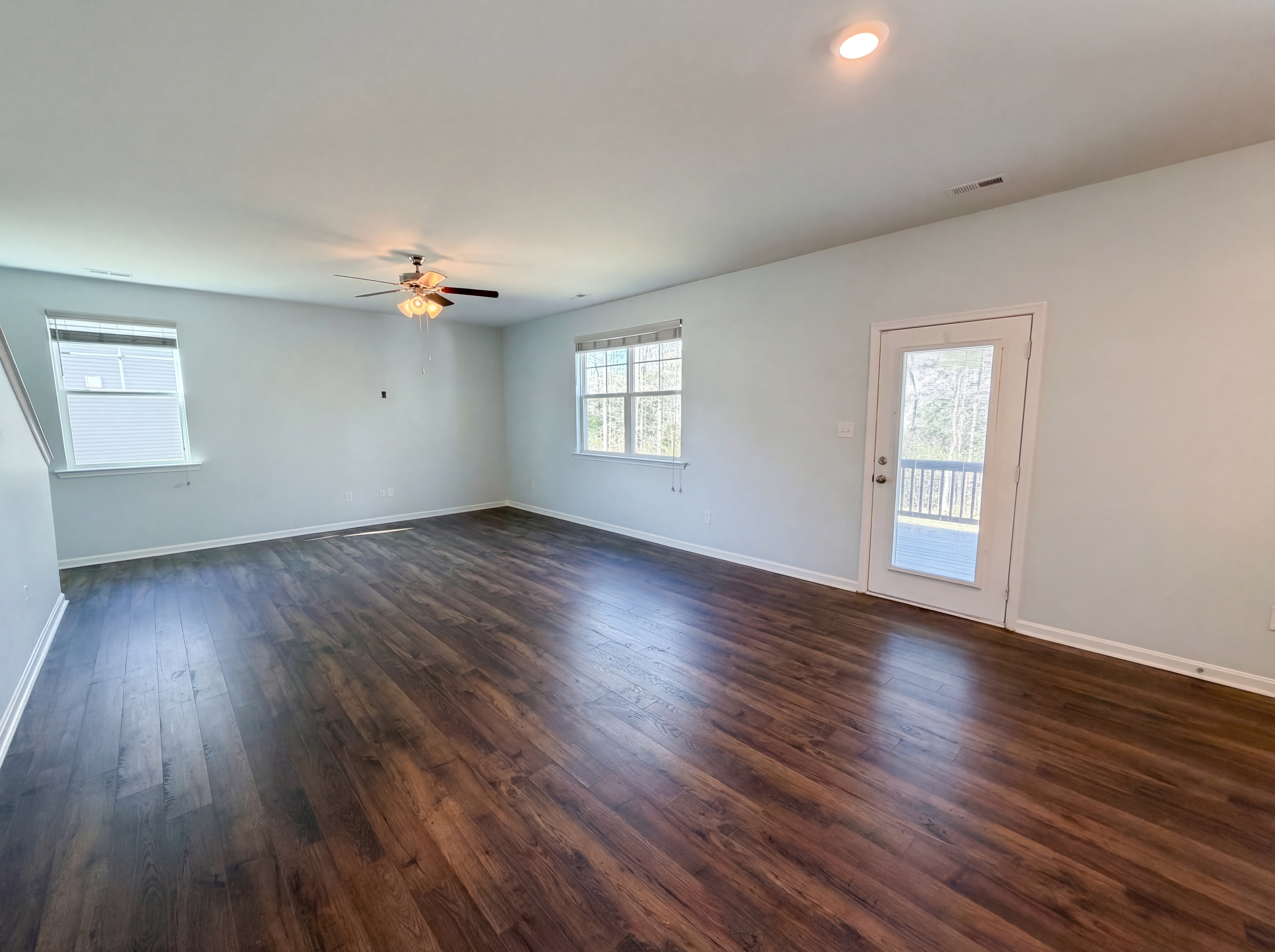 Photo 3 of 22 of 6454 Faulkner Dr, North Chesterfield, VA