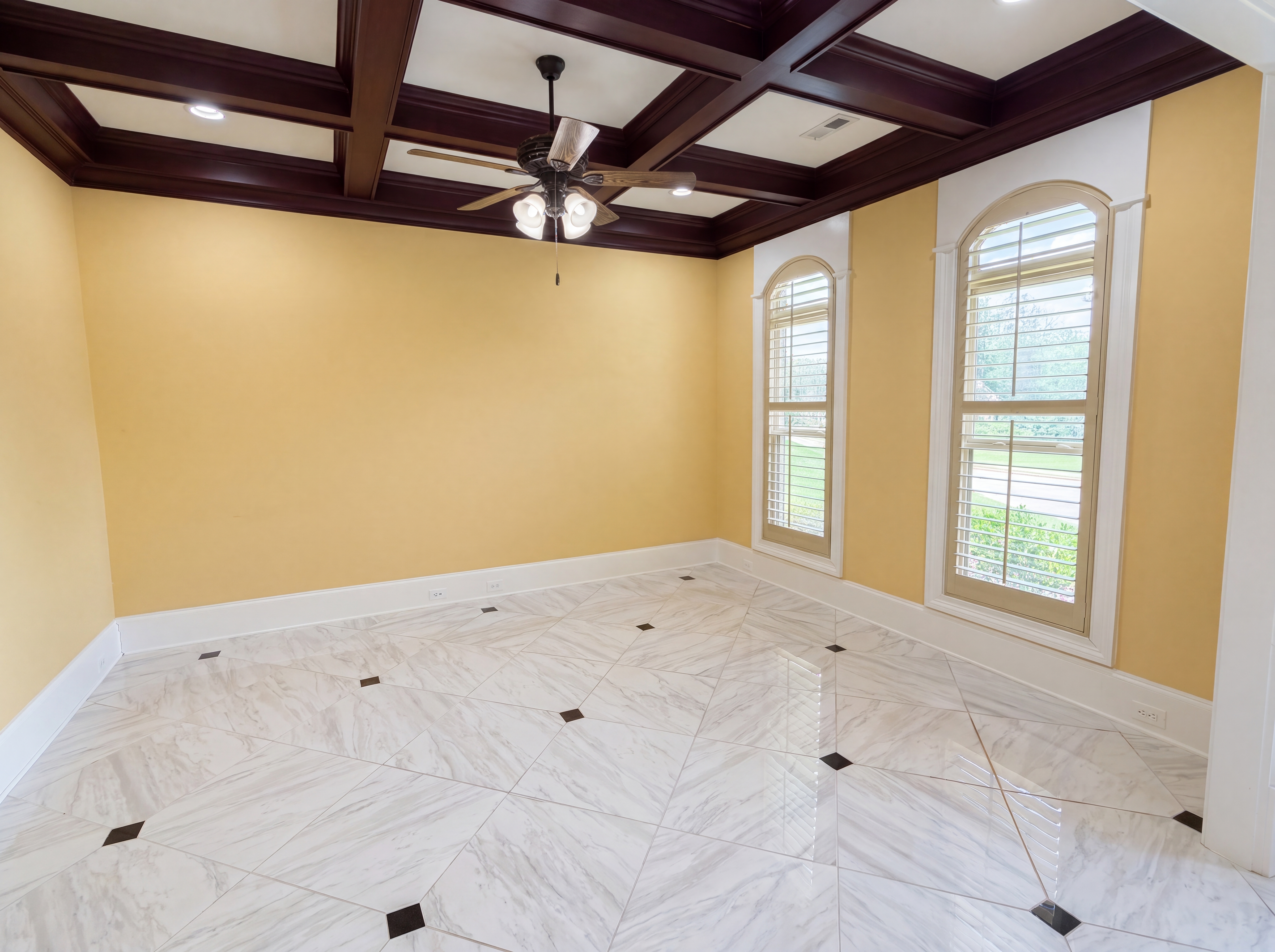 Photo 8 of 41 of 332 Warwick Pl, McDonough, GA