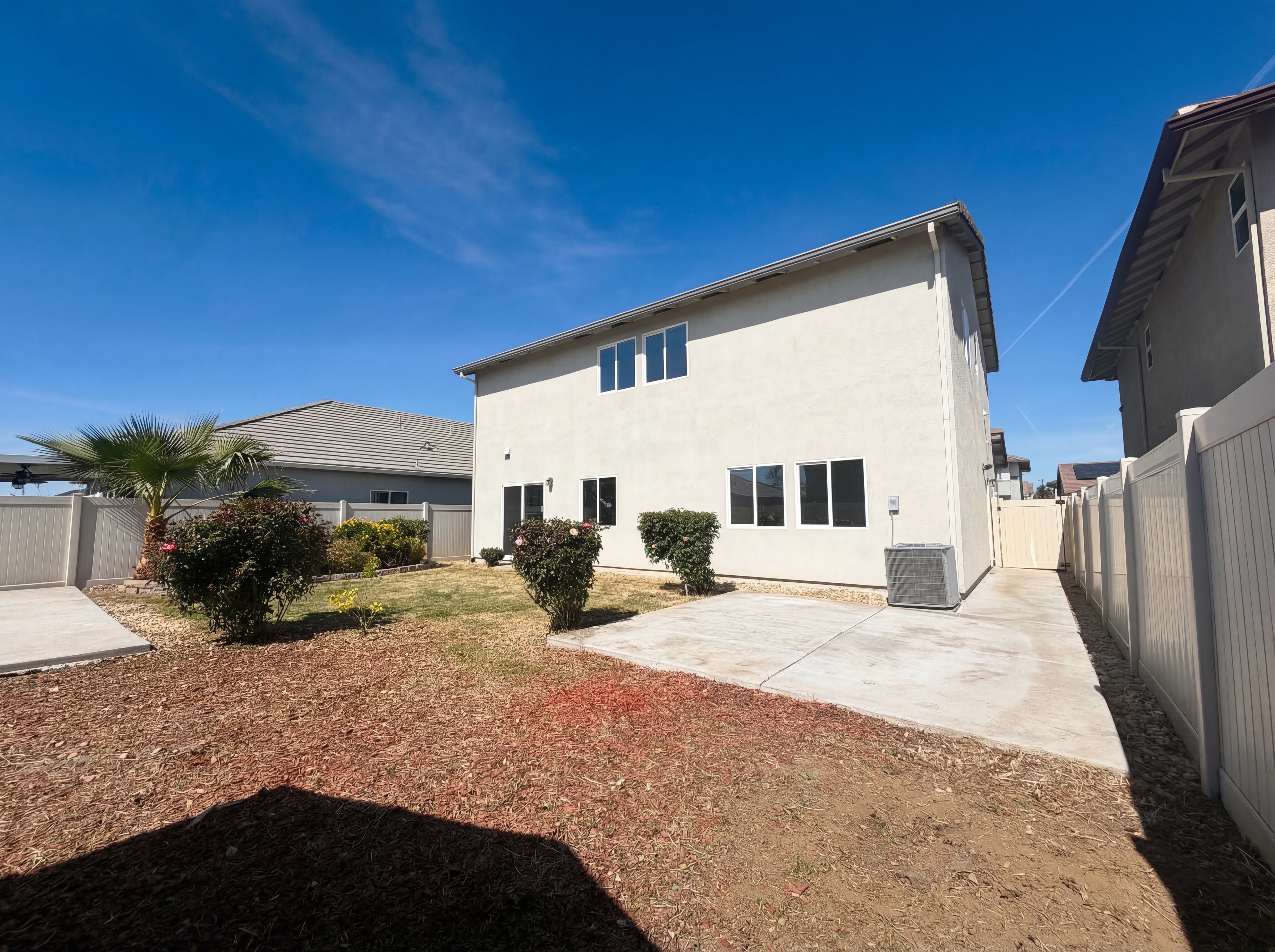 Photo 12 of 46 of 1176 Willow Hill Ave, Sacramento, CA