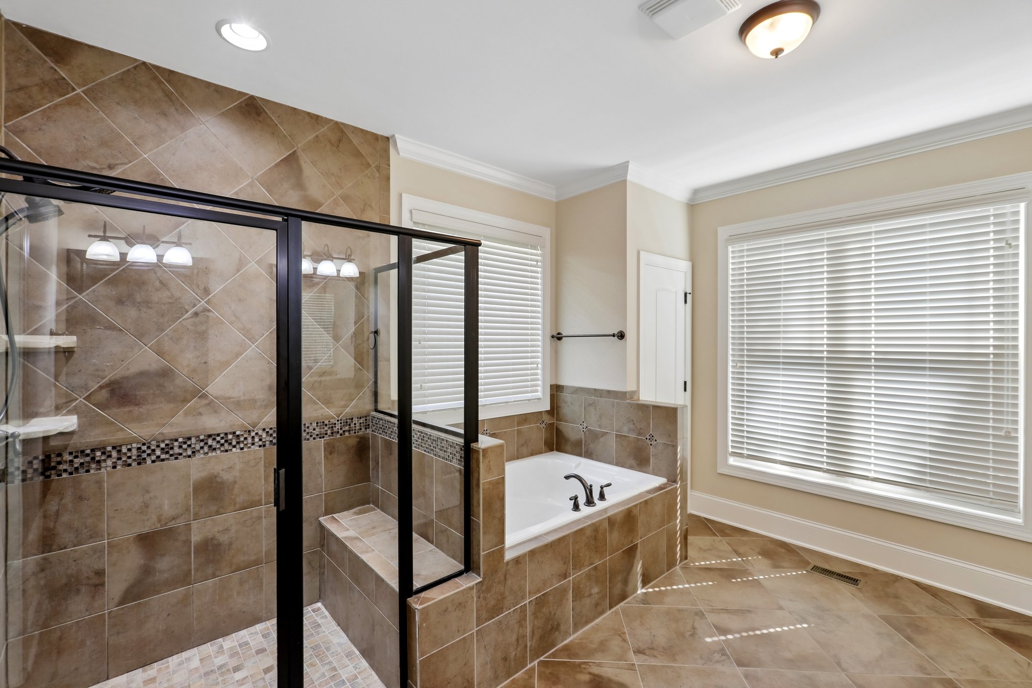 Photo 11 of 29 of 1214 Ileagnes Rd, Raleigh, NC