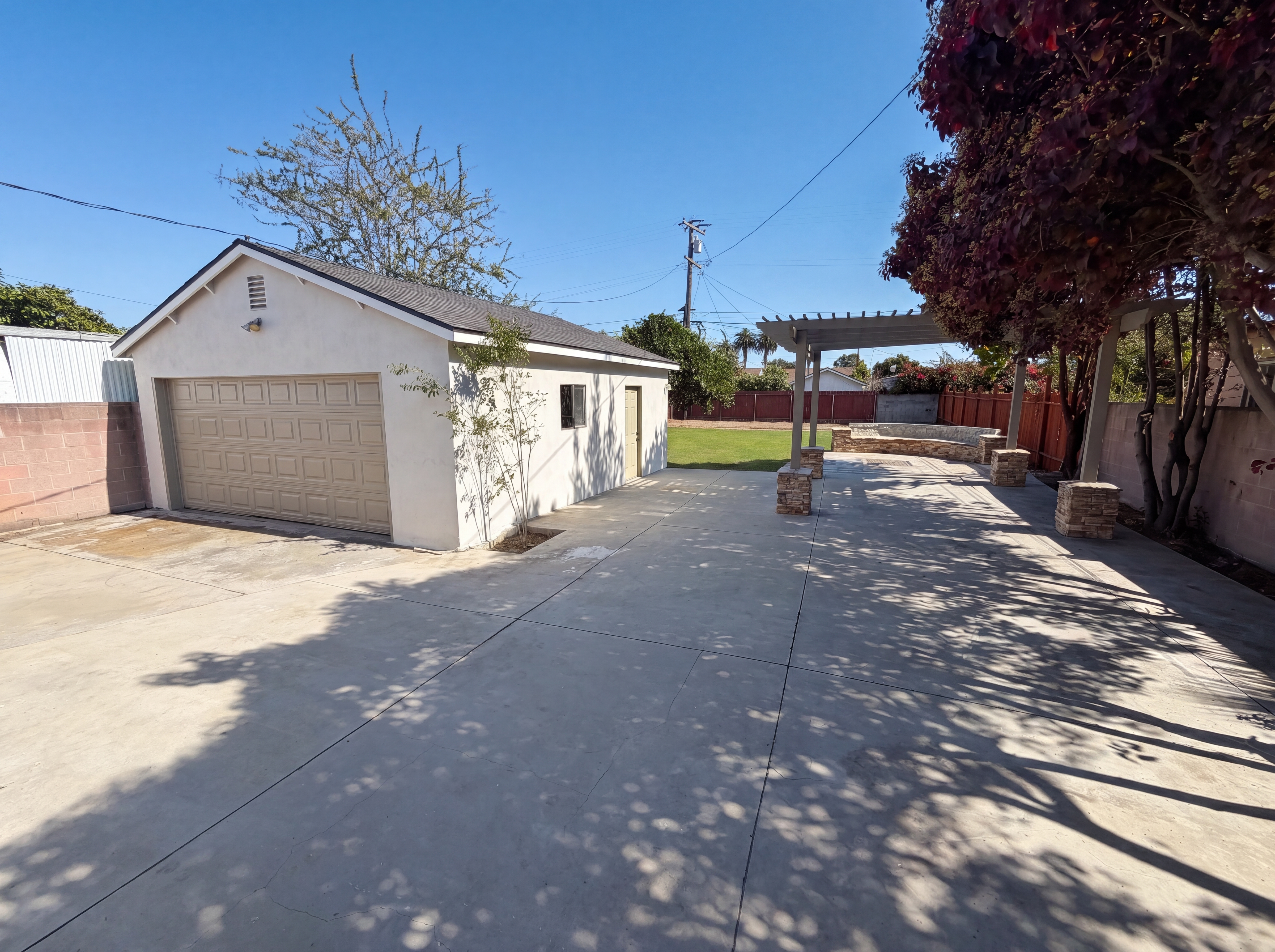 Photo 25 of 27 of 818 W 130th St, Compton, CA