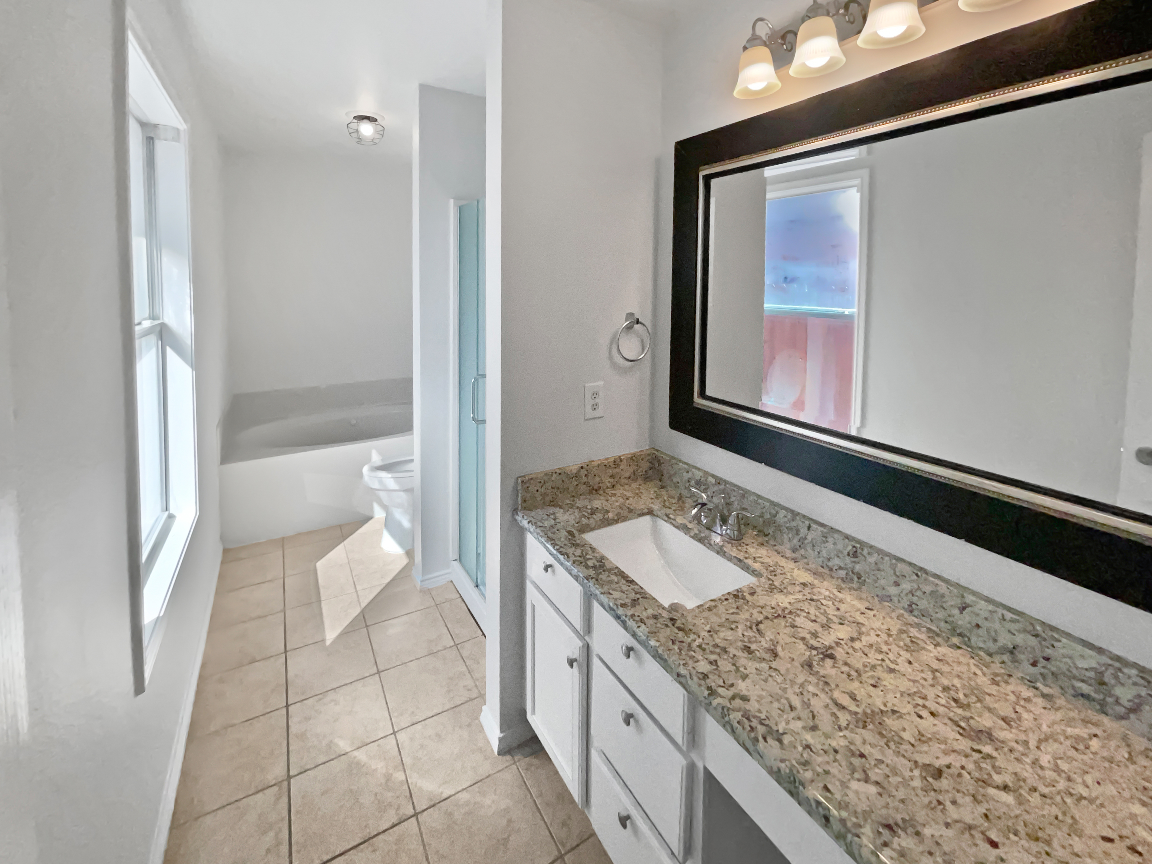 Photo 7 of 18 of 2042 Lake Trail Dr, Heartland, TX