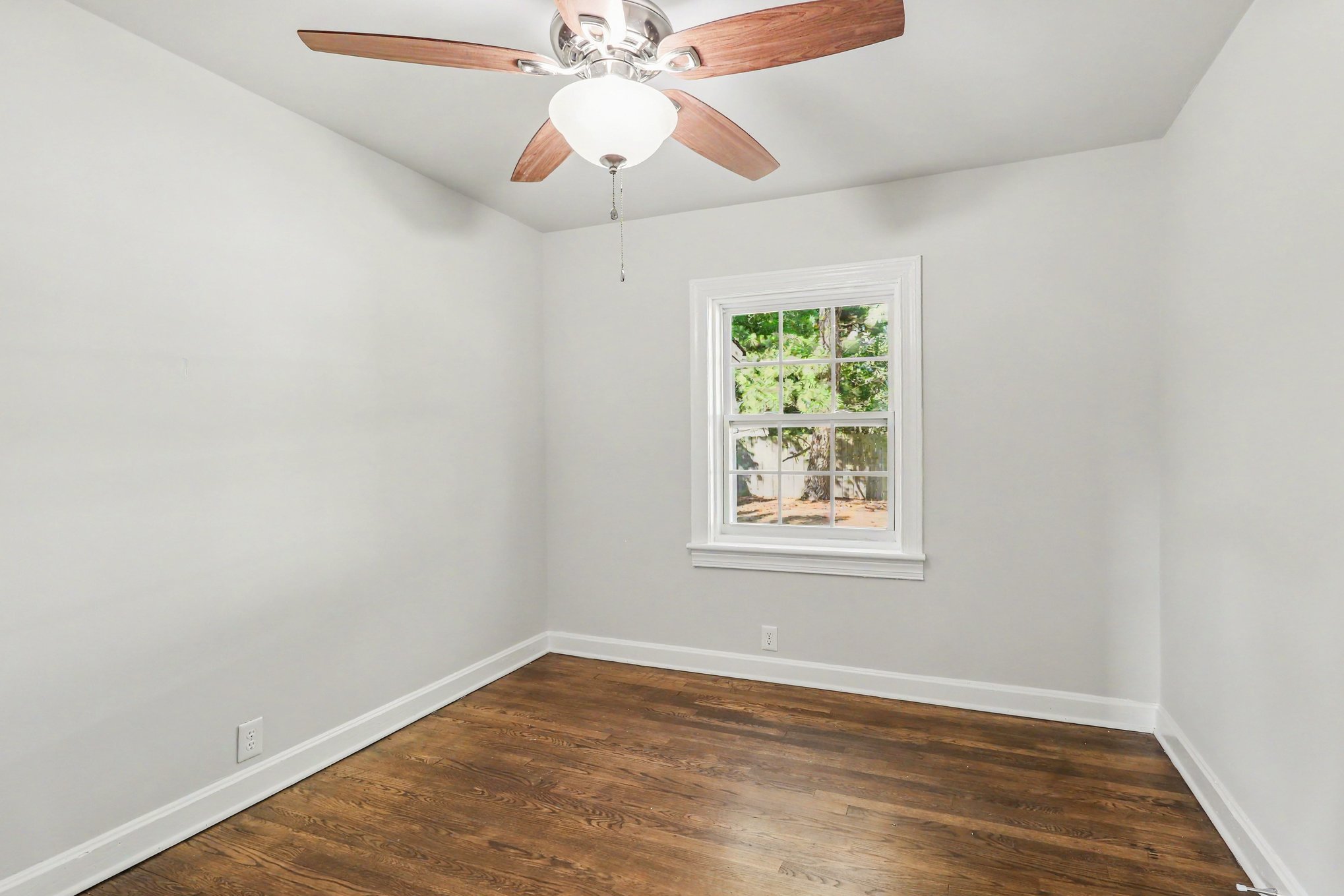 Photo 9 of 24 of 1208 Pine Ave, Hopewell, VA