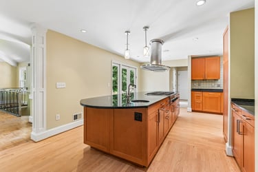 Interior photo of 3135 Spalding Dr